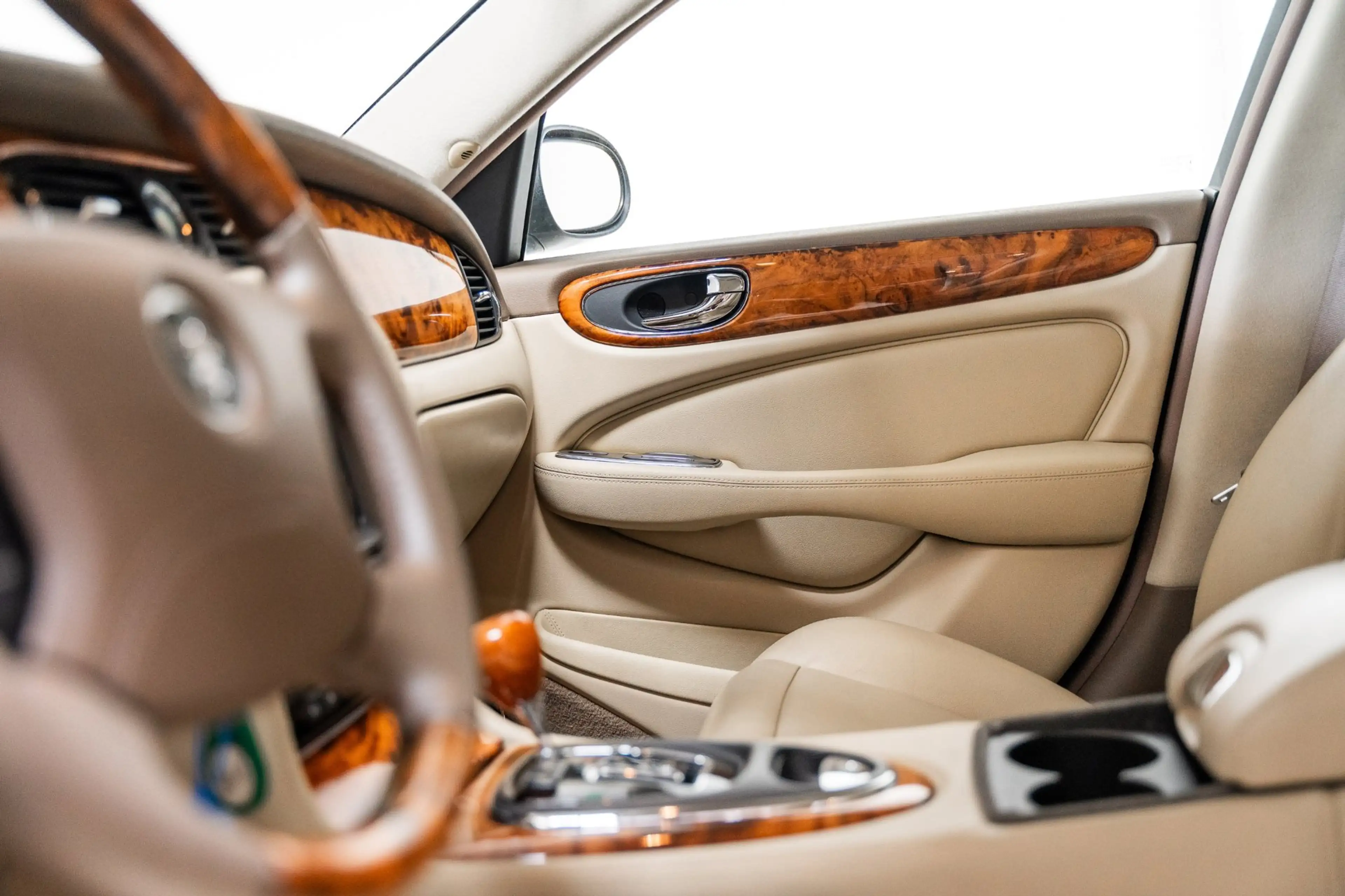 Jaguar XJ 3.5 V8 - Low Mileage - R Design - — photo 14