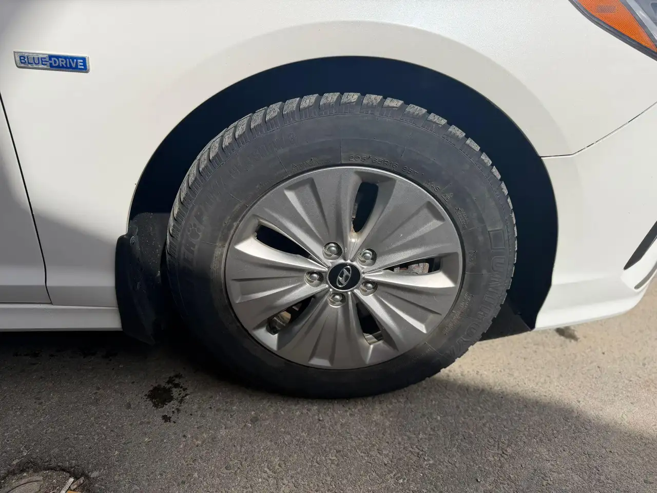 Hyundai SONATA снимка Hyundai SONATA
