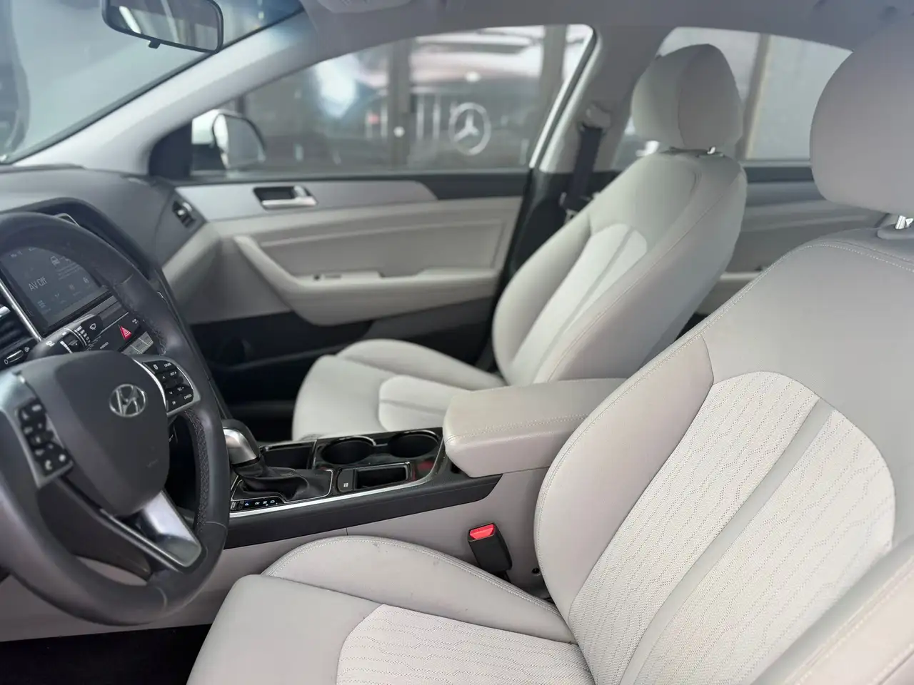 Hyundai SONATA снимка Hyundai SONATA