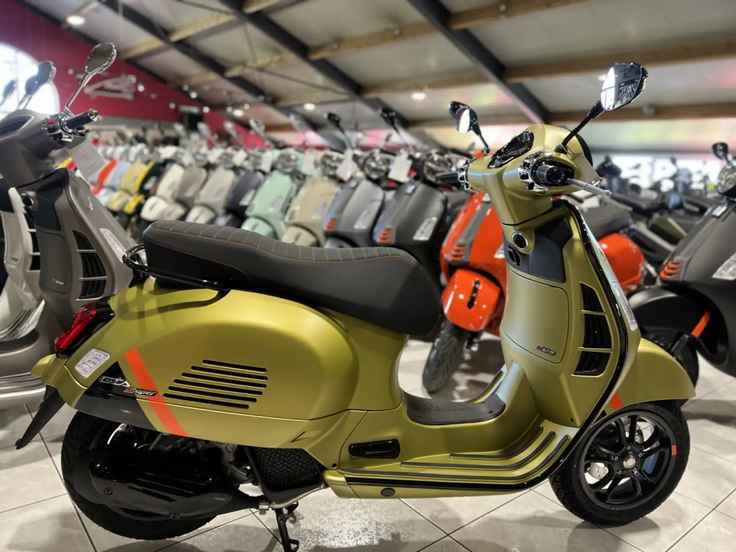 Vespa GTS Super Sport 125 Gelb - 1