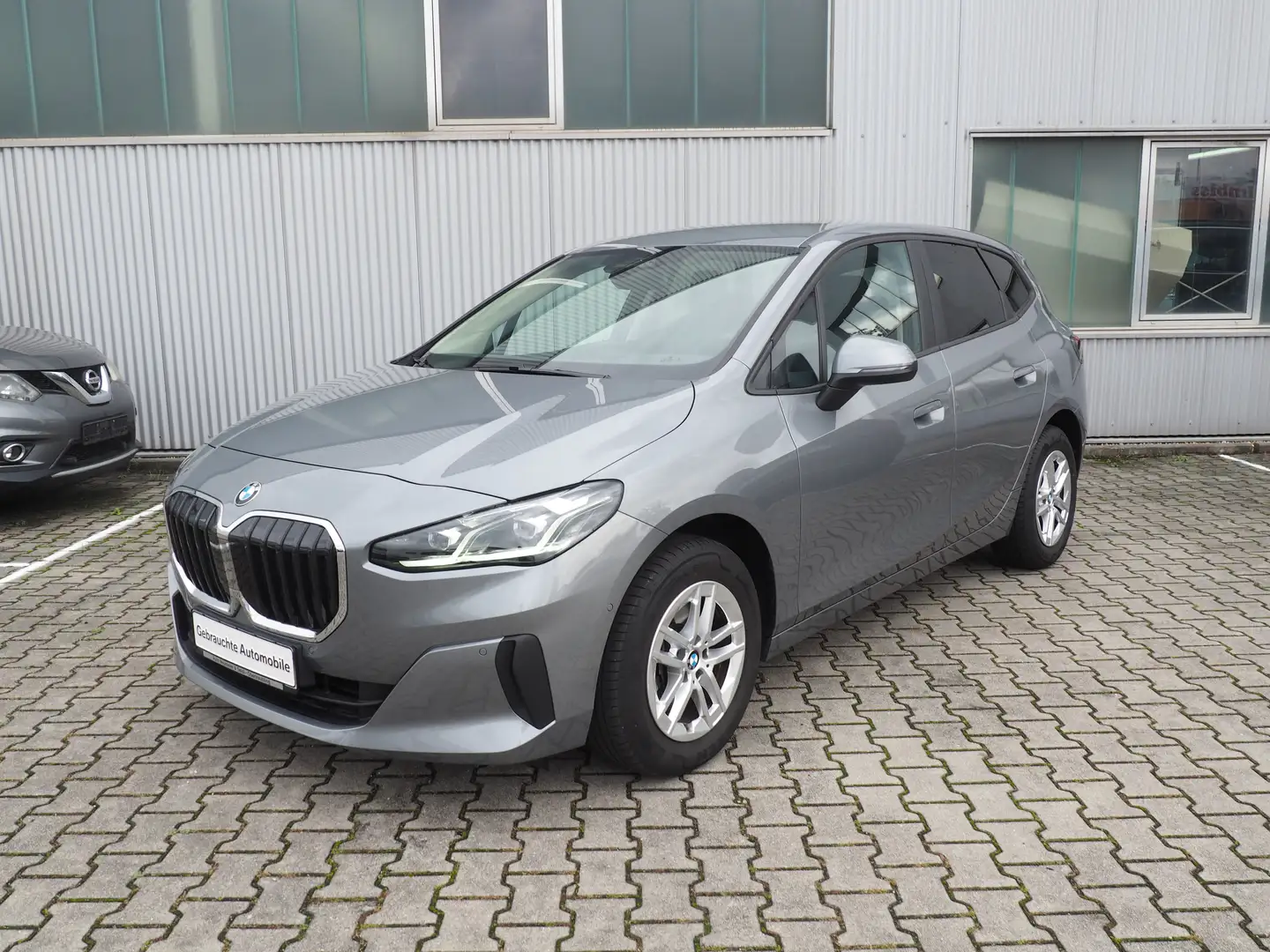 BMW 220 i Active Tourer Aut.*Sportsitz*adaptivLED*KIZU* Grau - 2