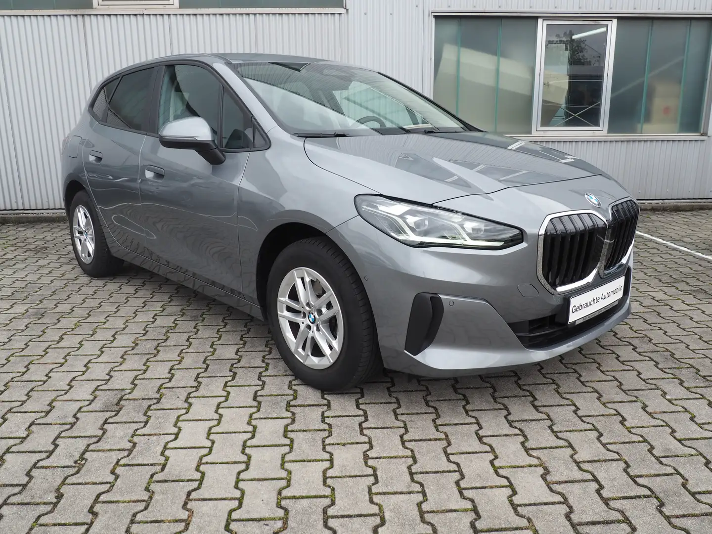 BMW 220 i Active Tourer Aut.*Sportsitz*adaptivLED*KIZU* Grau - 1