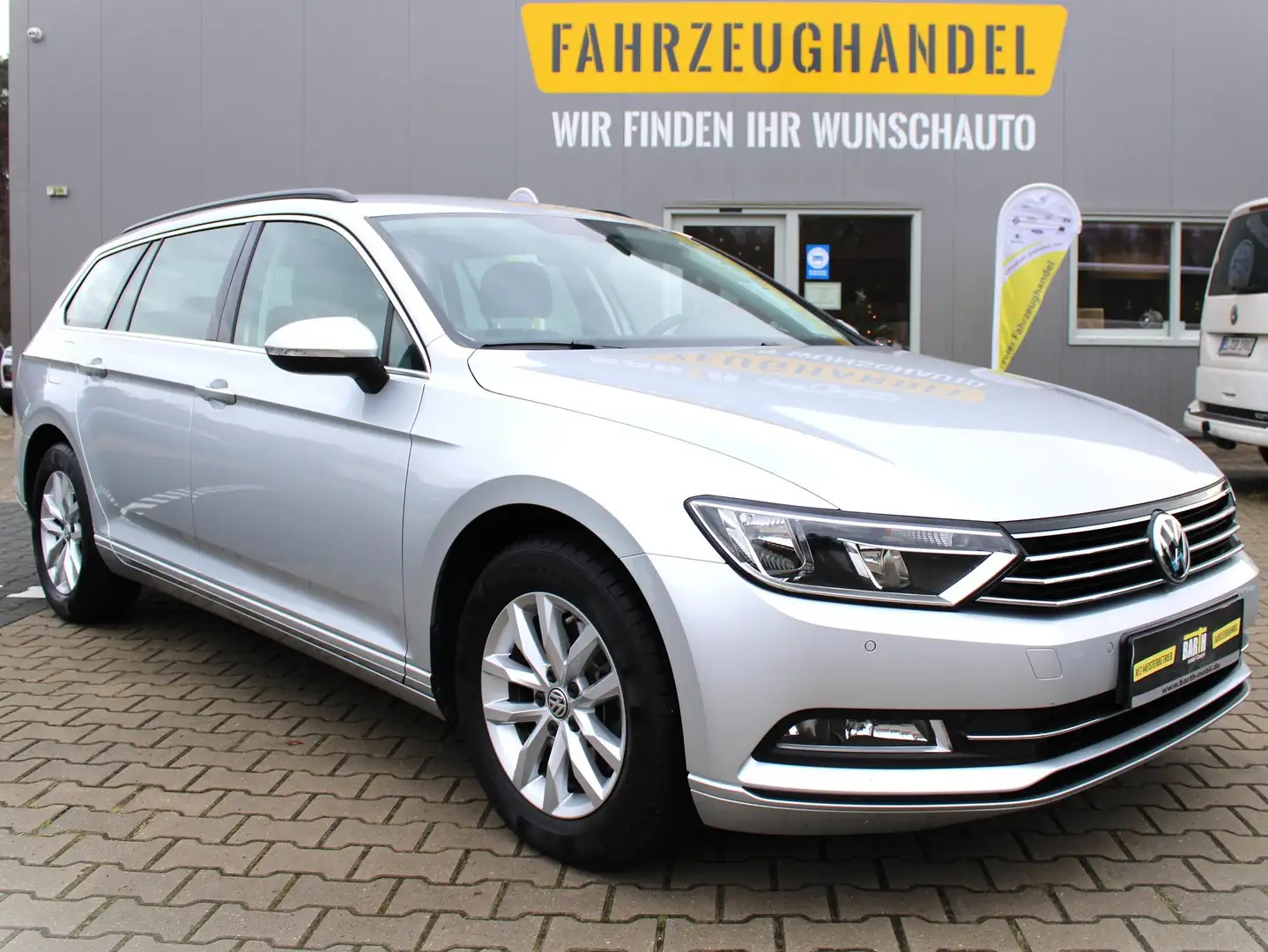 Volkswagen Passat Variant Comfortline*Standheizung*ACC*PDC*KLIMA*NAVI* Plateado - 2