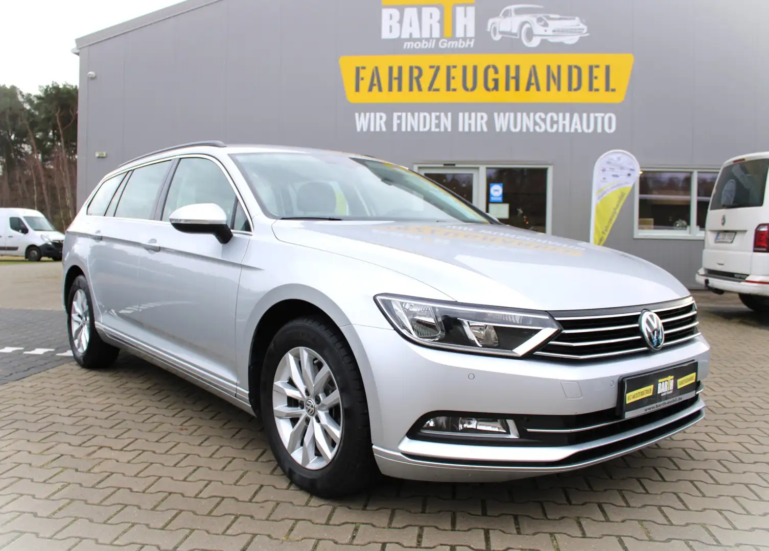 Volkswagen Passat Variant Comfortline*Standheizung*ACC*PDC*KLIMA*NAVI* Plateado - 1