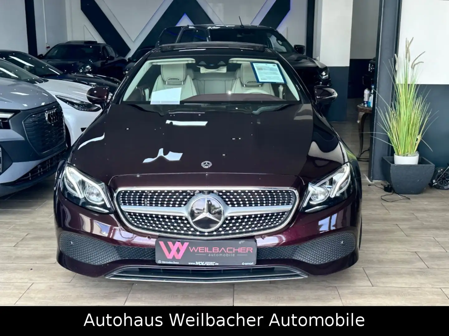 Mercedes-Benz E 400 d Coupe 4Matic*Pano*Designo*HeadUp*Burmes Červená - 2