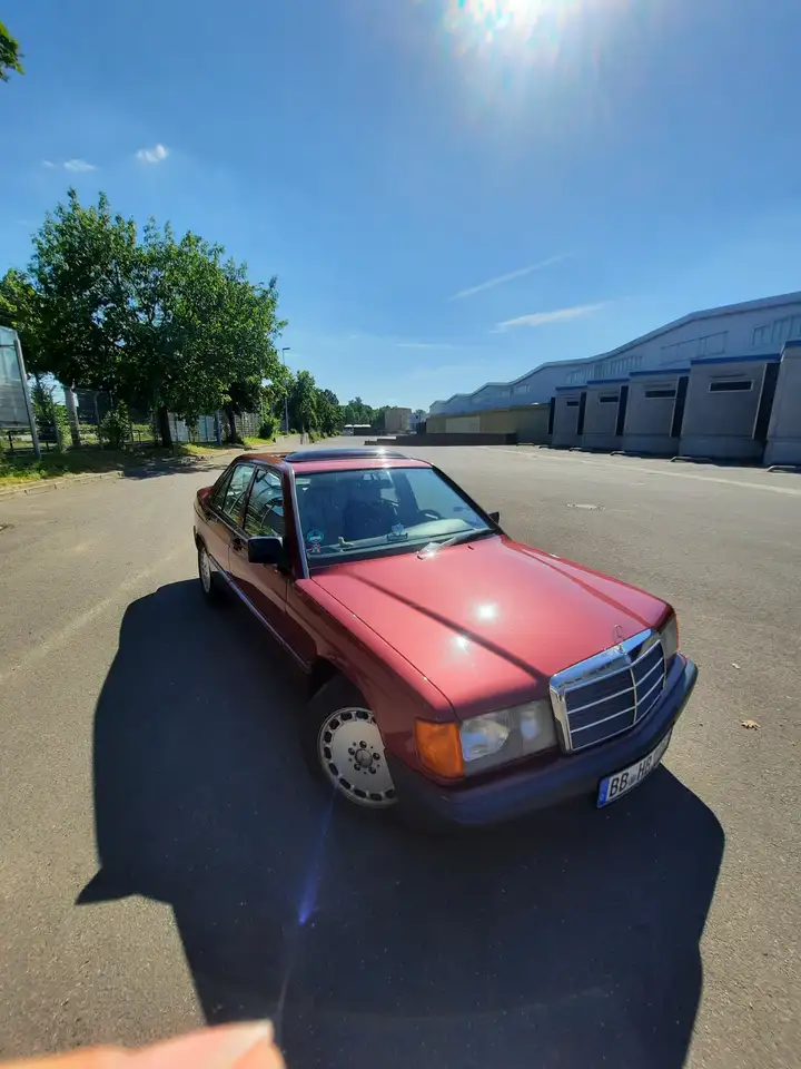 Mercedes-Benz 190 E, foto 1