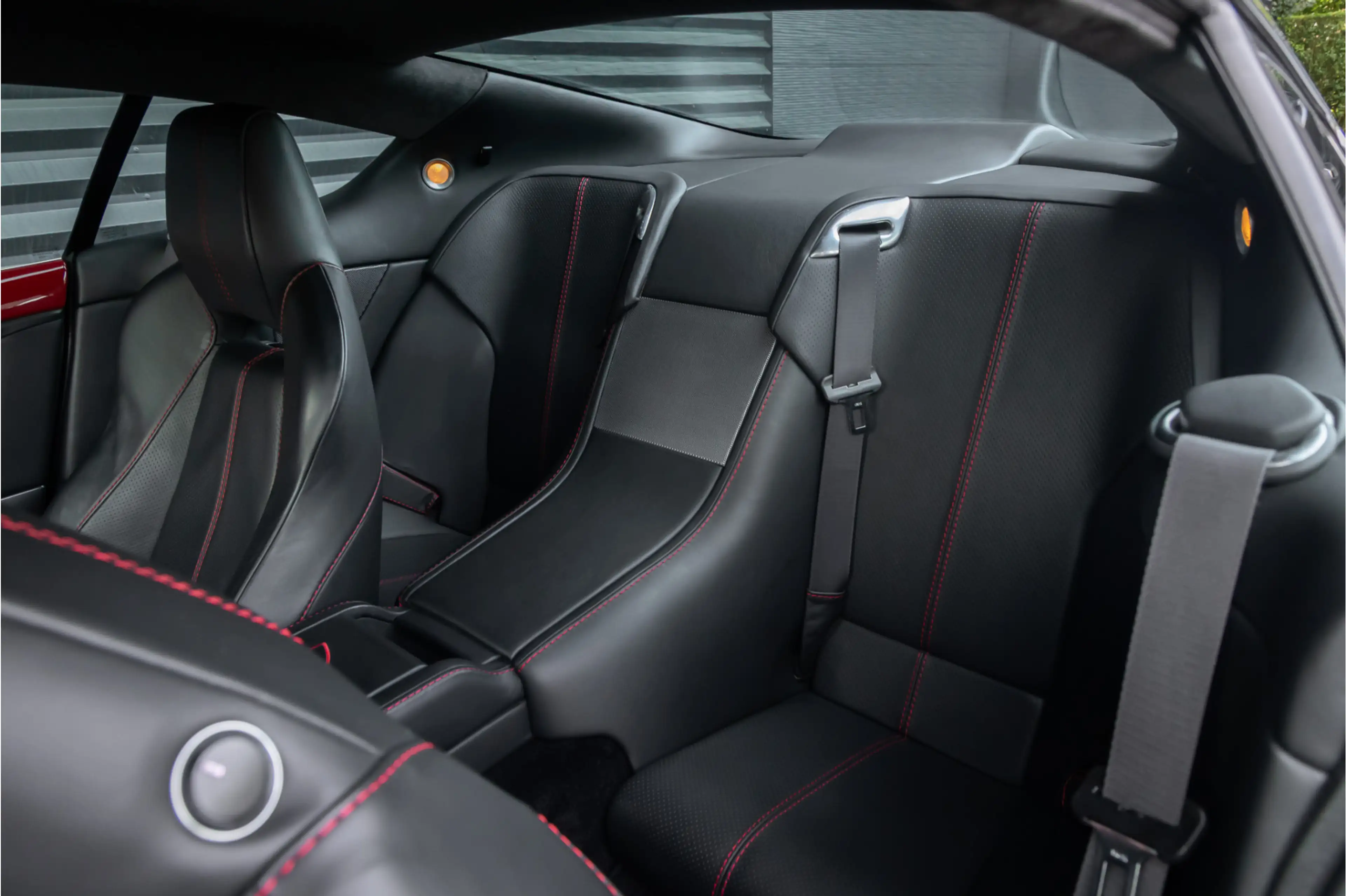 Aston Martin DB9 5.9 V12 Le Mans Limited Edition (1 of 124) — photo 11