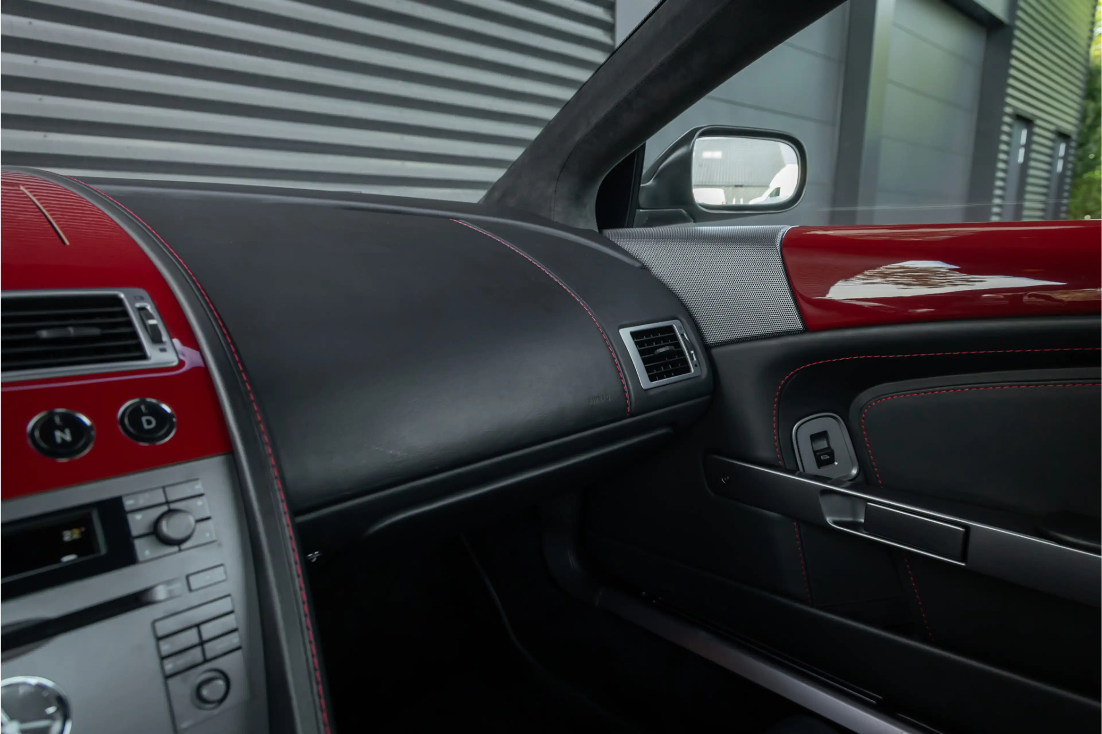 Aston Martin DB9 5.9 V12 Le Mans Limited Edition (1 of 124) — photo 42