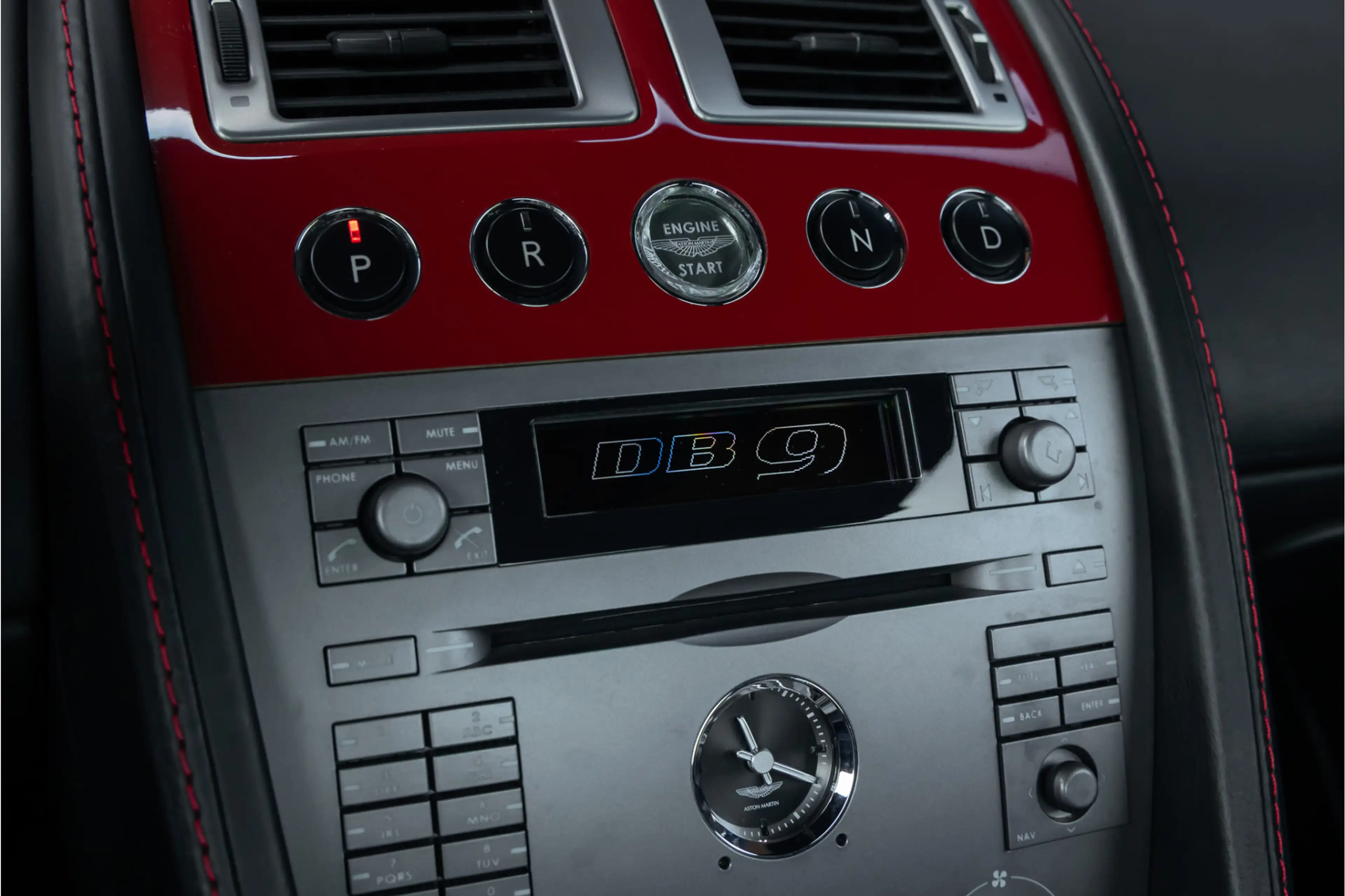 Aston Martin DB9 5.9 V12 Le Mans Limited Edition (1 of 124) — photo 19