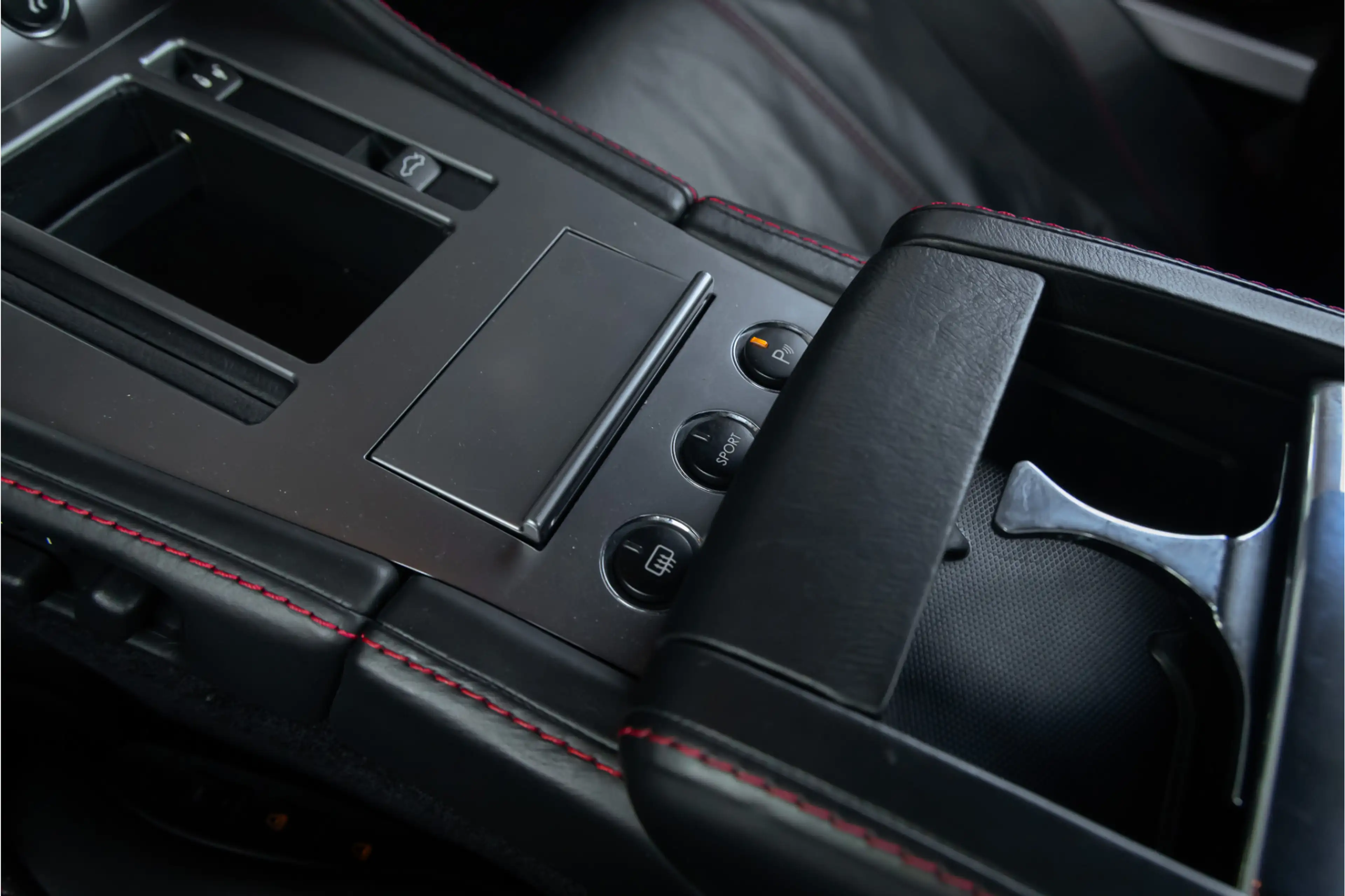 Aston Martin DB9 5.9 V12 Le Mans Limited Edition (1 of 124) — photo 15