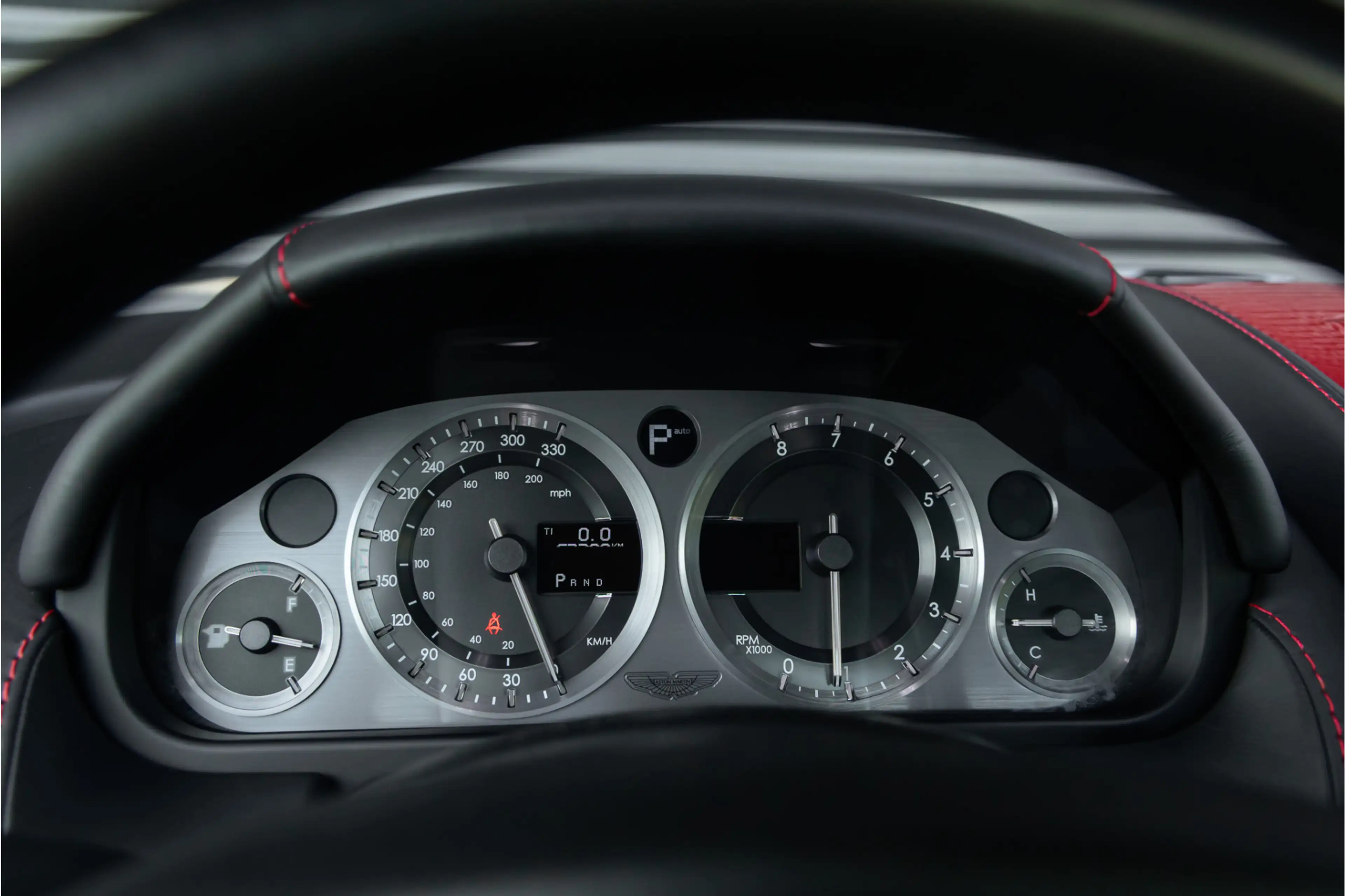 Aston Martin DB9 5.9 V12 Le Mans Limited Edition (1 of 124) — photo 14