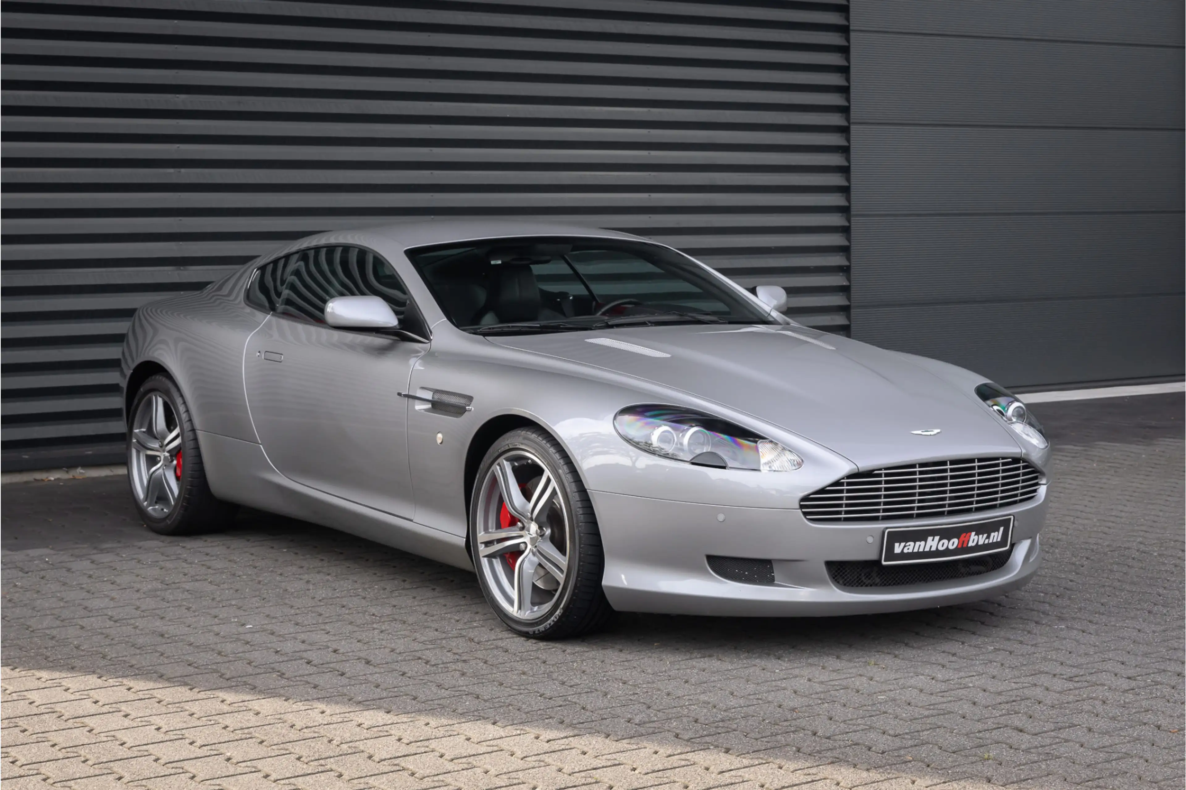 Aston Martin DB9 5.9 V12 Le Mans Limited Edition (1 of 124) — photo 4