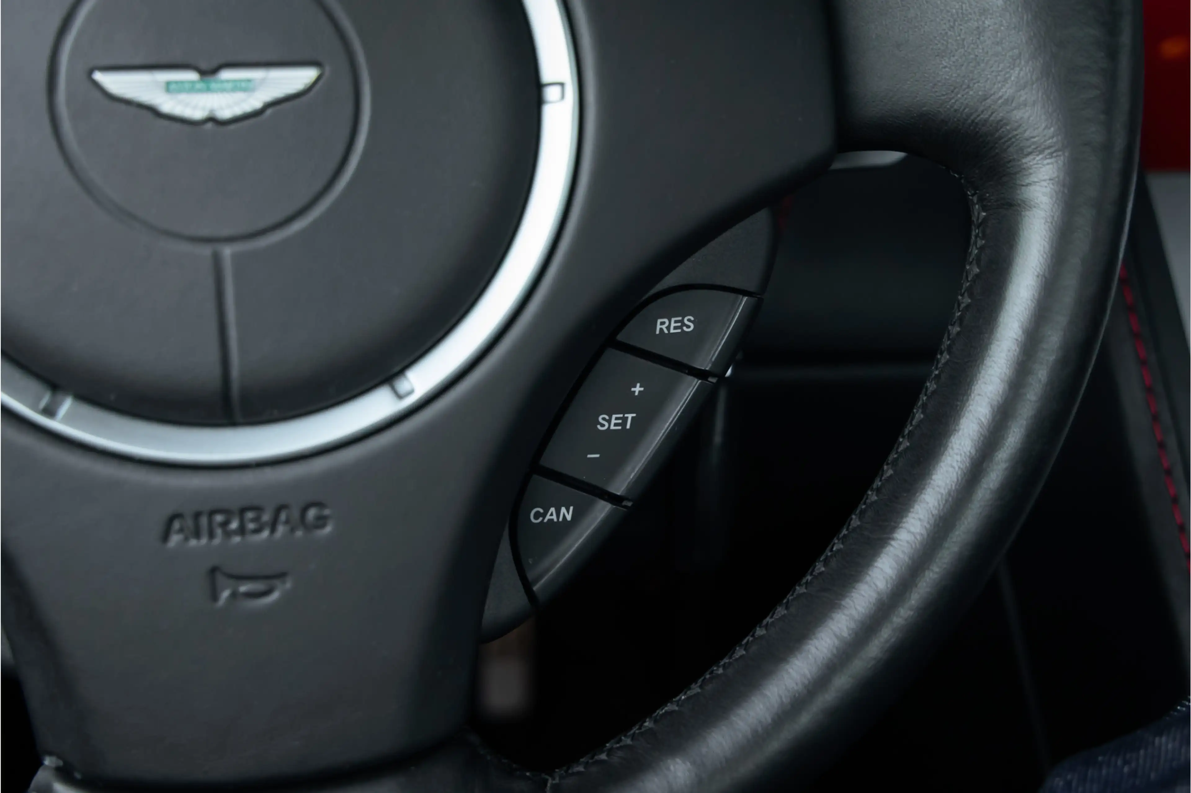 Aston Martin DB9 5.9 V12 Le Mans Limited Edition (1 of 124) — photo 44