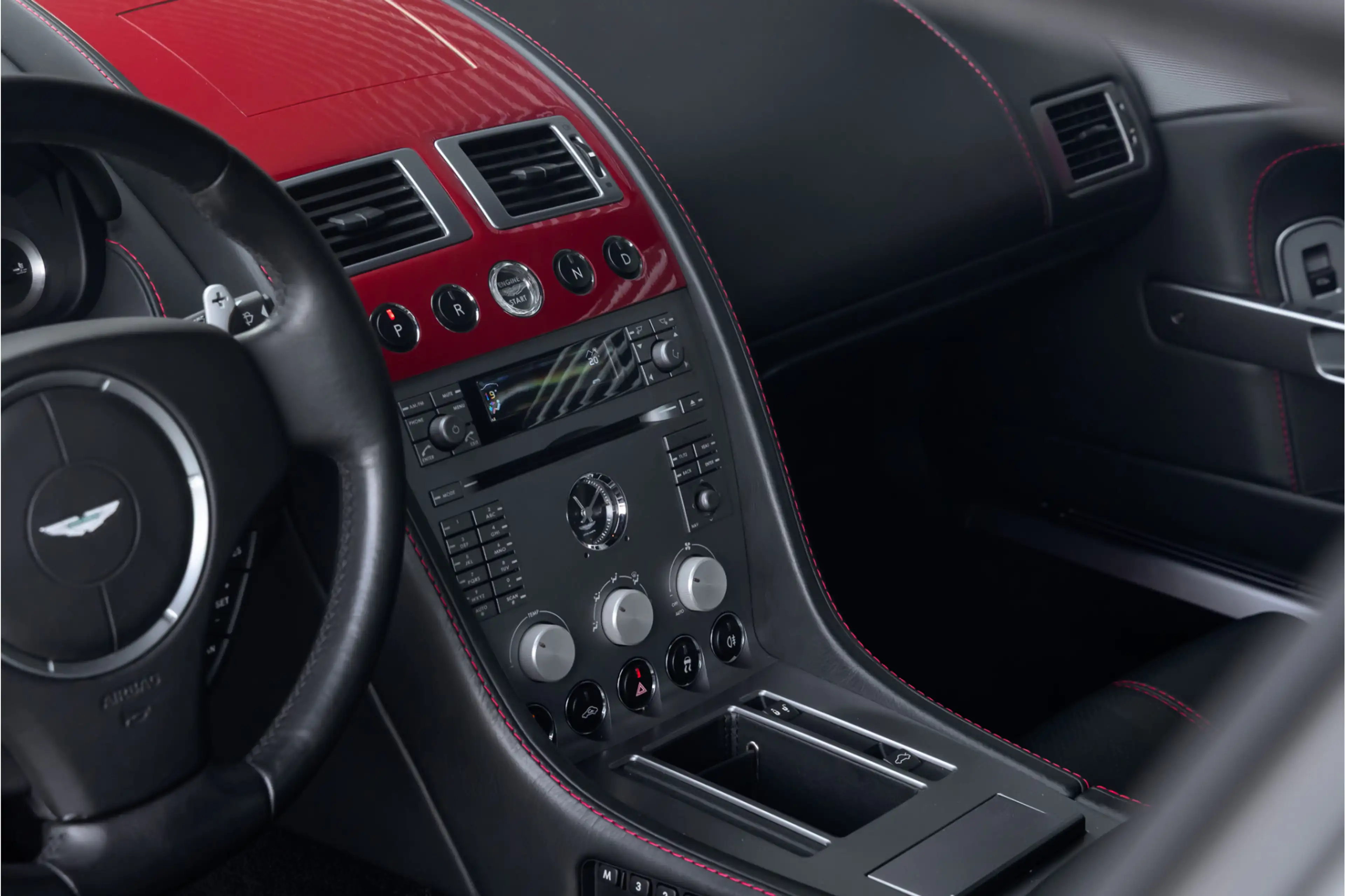 Aston Martin DB9 5.9 V12 Le Mans Limited Edition (1 of 124) — photo 33