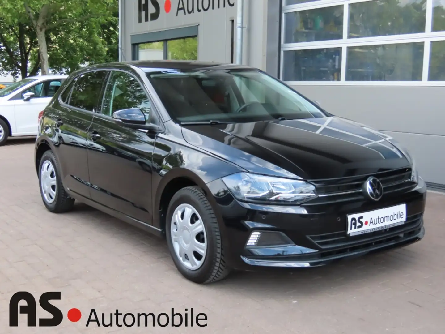 Volkswagen Polo VI Comfortline 1.0 TSI EU6d Schwarz - 1