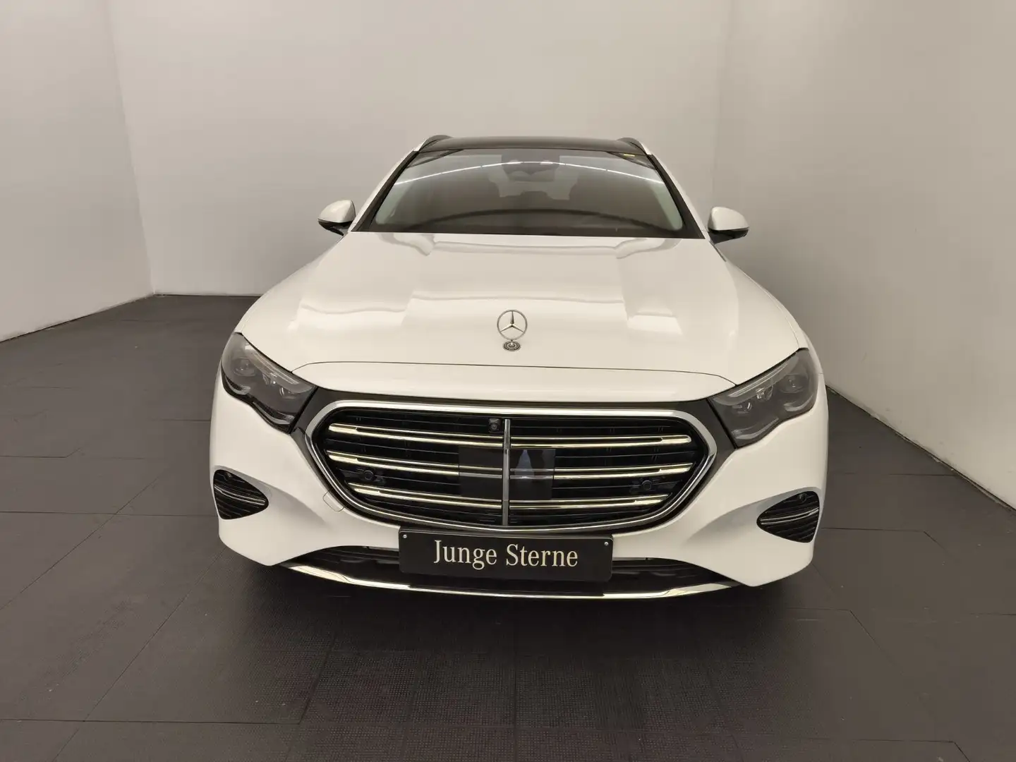 Mercedes-Benz E 300 E 300 T e Exclusiv Premium+ Superscreen Airmatic Weiß - 2