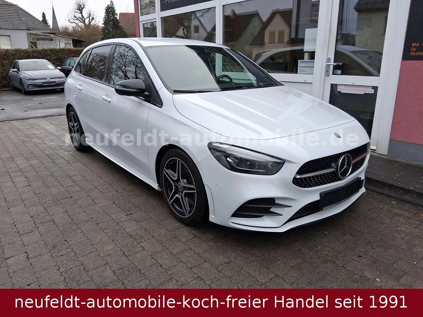 Mercedes-Benz B 250 4Matic AMG Line Night Multibeam MBUX Weiß - 2