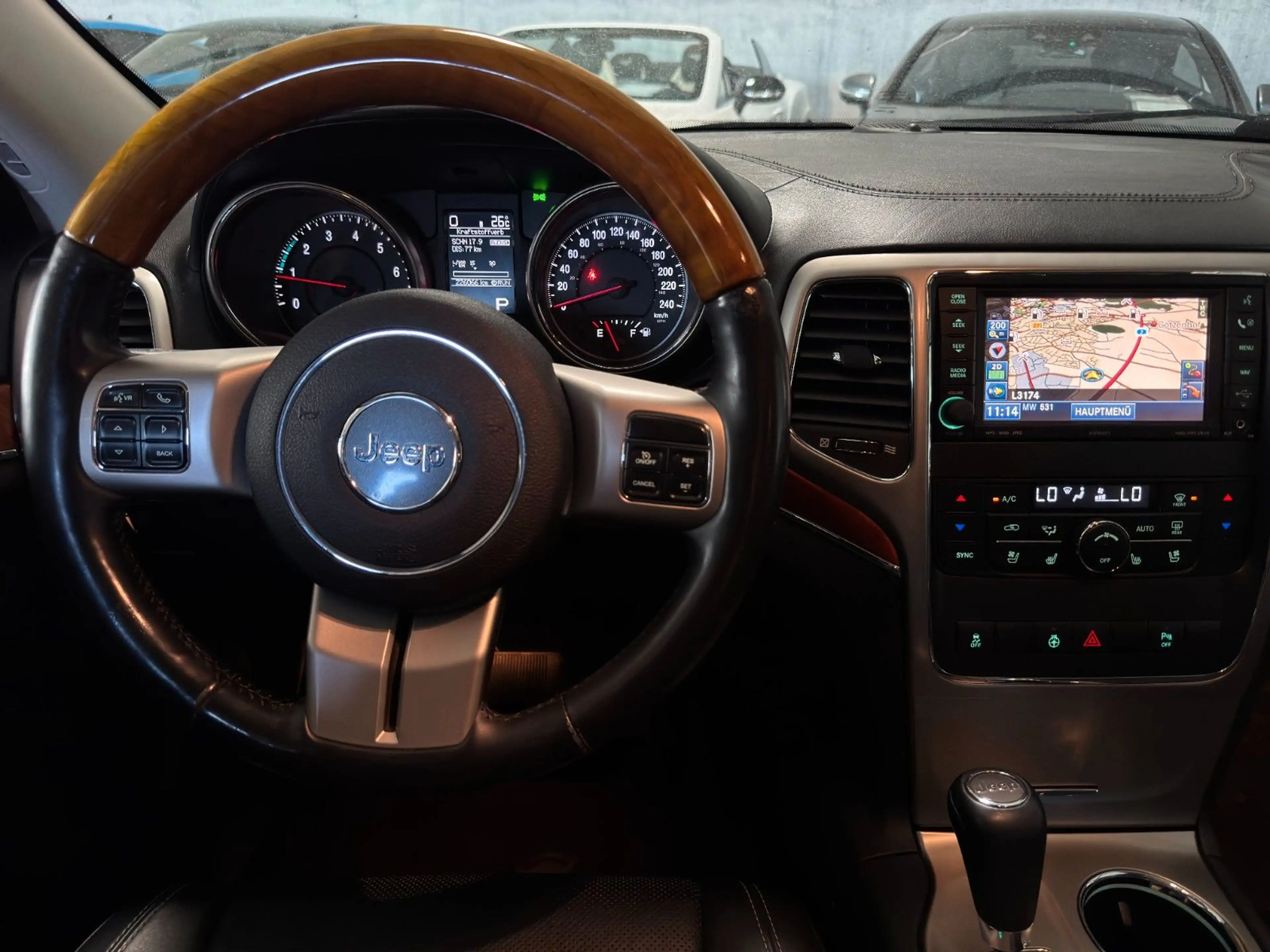 Jeep Grand Cherokee 3.6 V6 Overland/PANO/NAVI/LEDER — photo 10