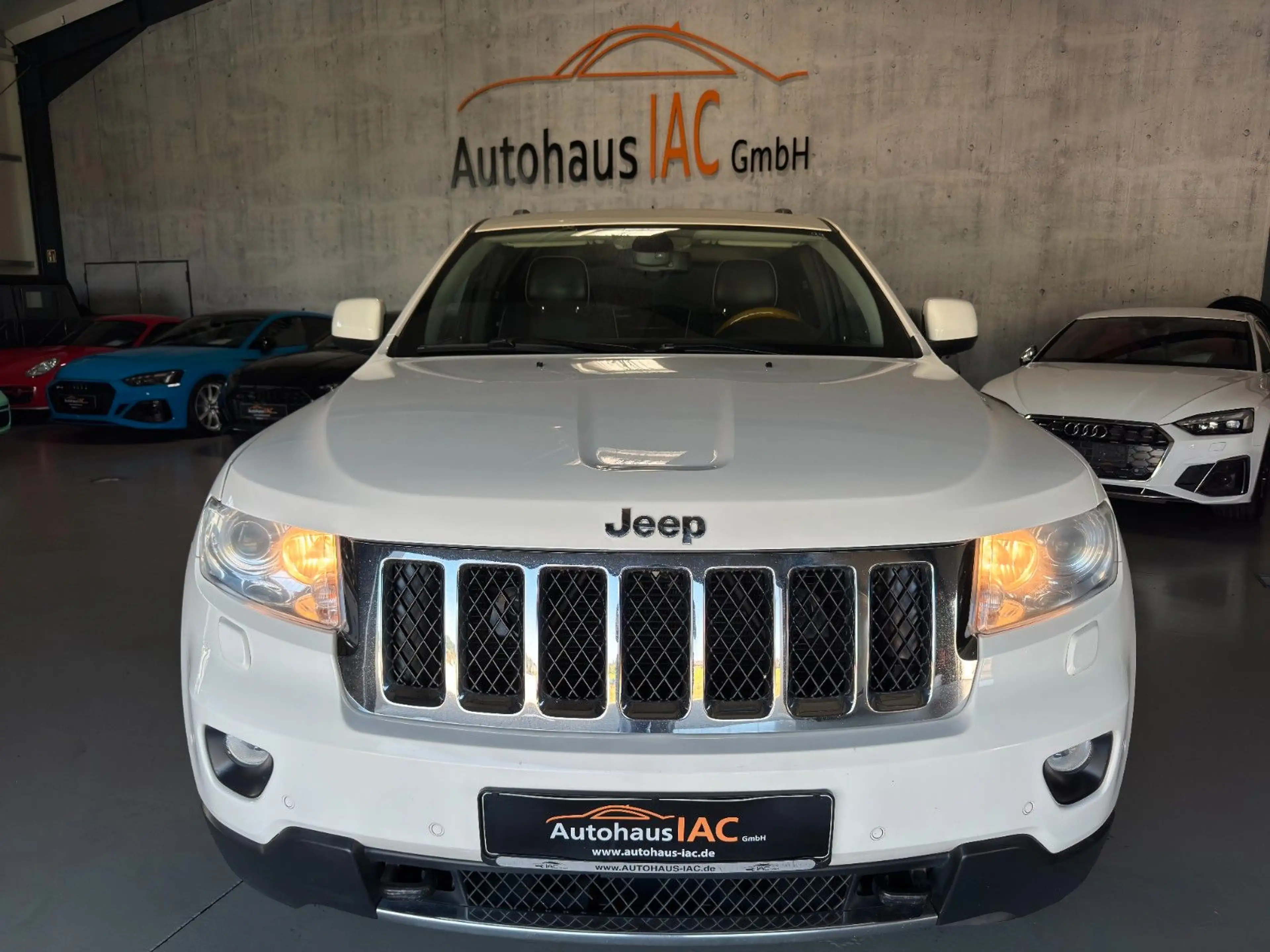 Jeep Grand Cherokee 3.6 V6 Overland/PANO/NAVI/LEDER — photo 3