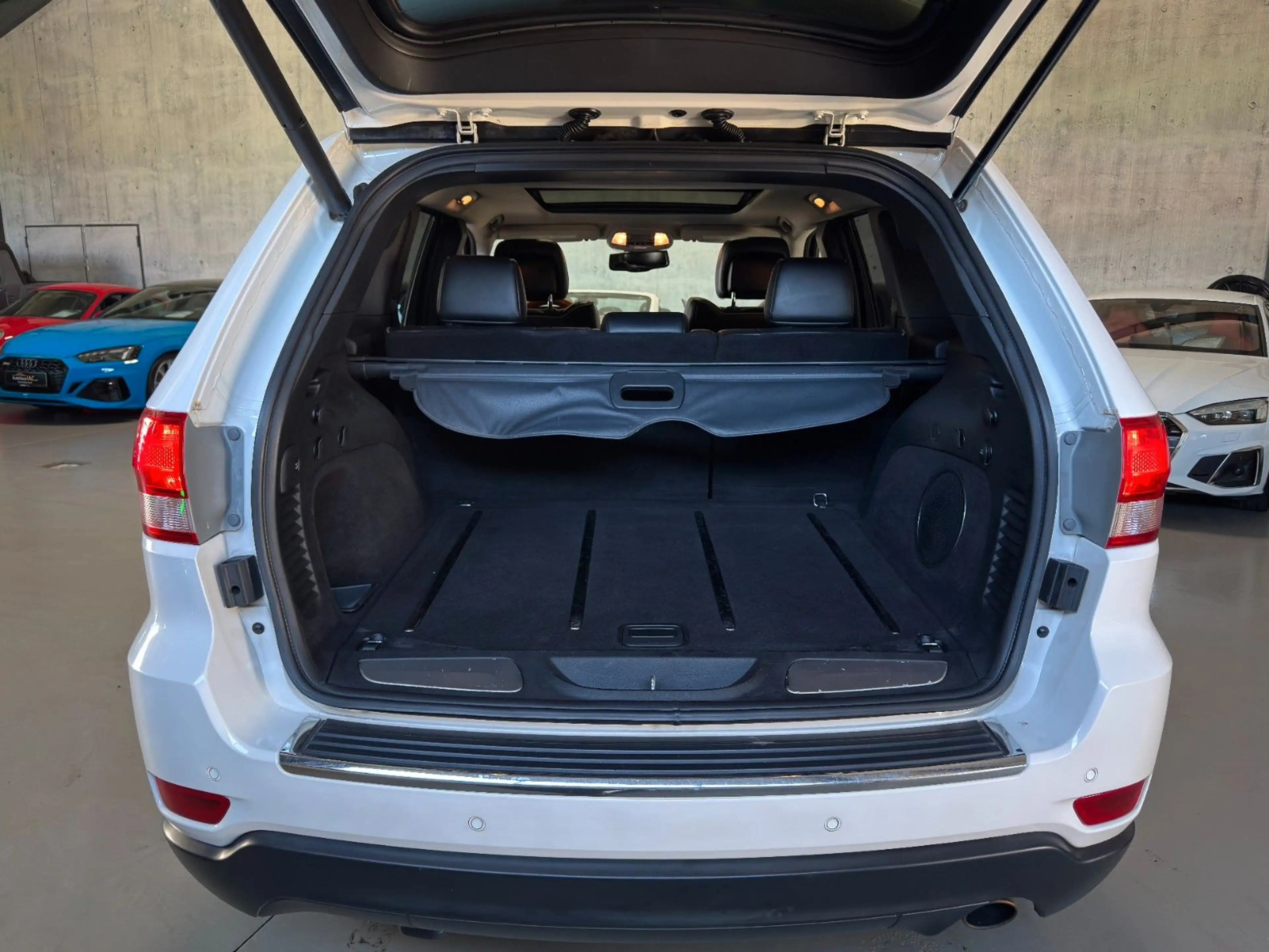 Jeep Grand Cherokee 3.6 V6 Overland/PANO/NAVI/LEDER — photo 5