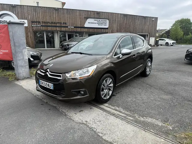 DS Automobiles DS 4 1.6 e-HDi FAP - 115 So Chic clim + Radar AR