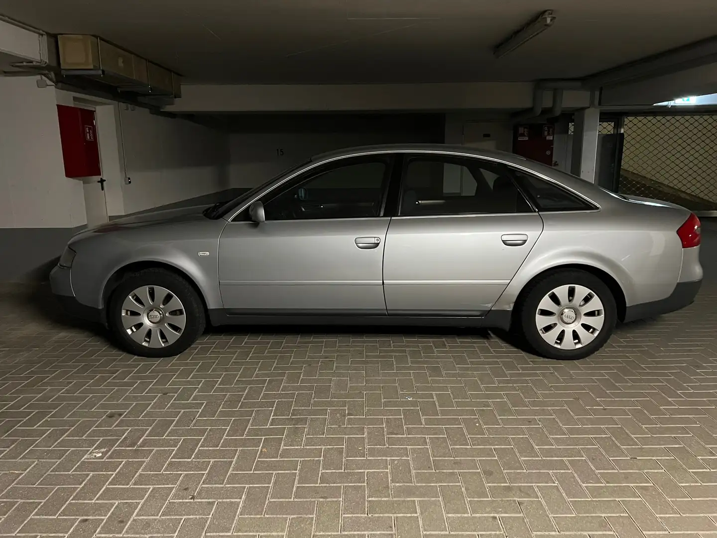 Audi A6 2.4 Argintiu - 2