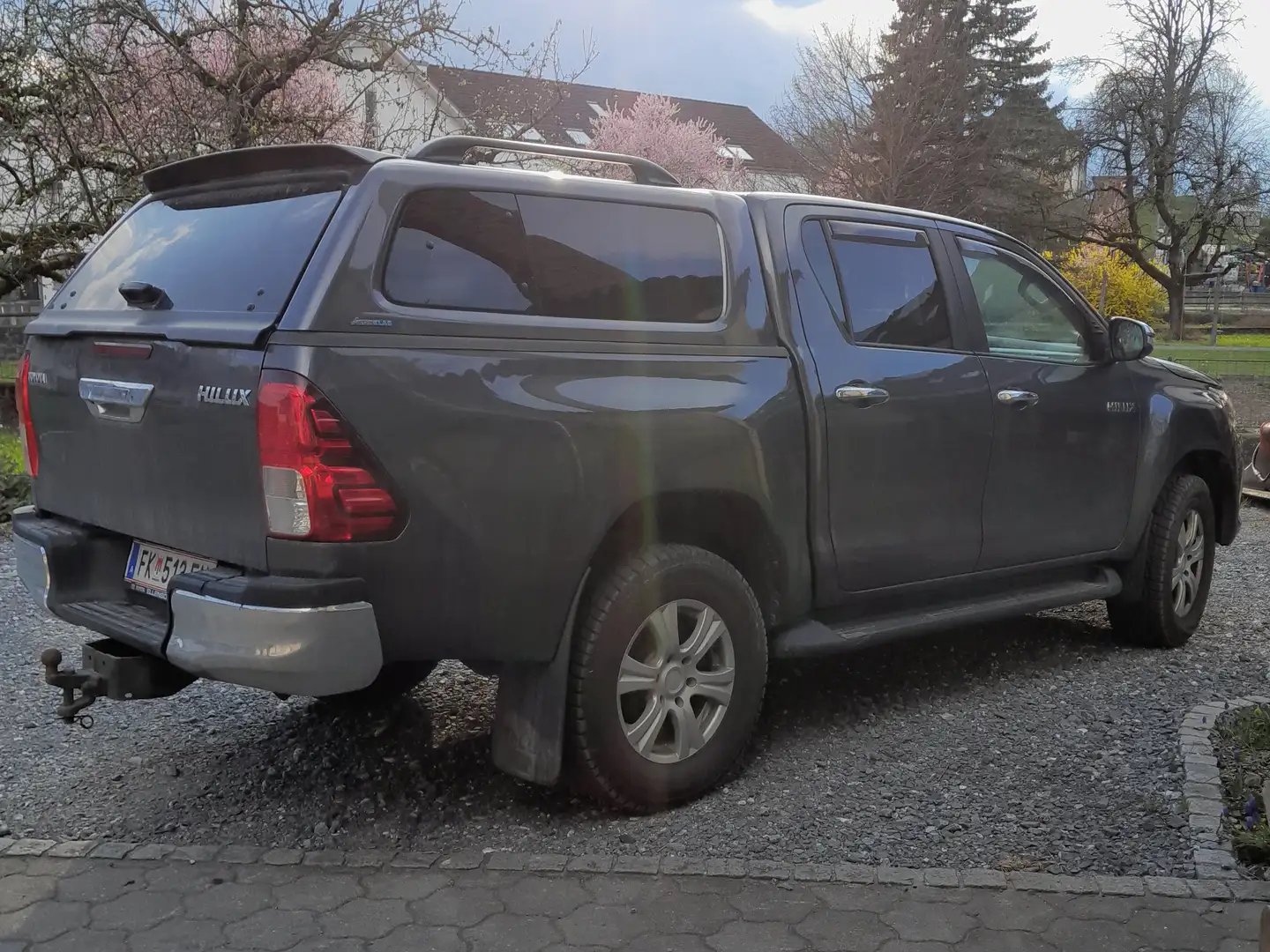 Toyota Hilux 2.4 4D double cab aktive 4x4 Gris - 1