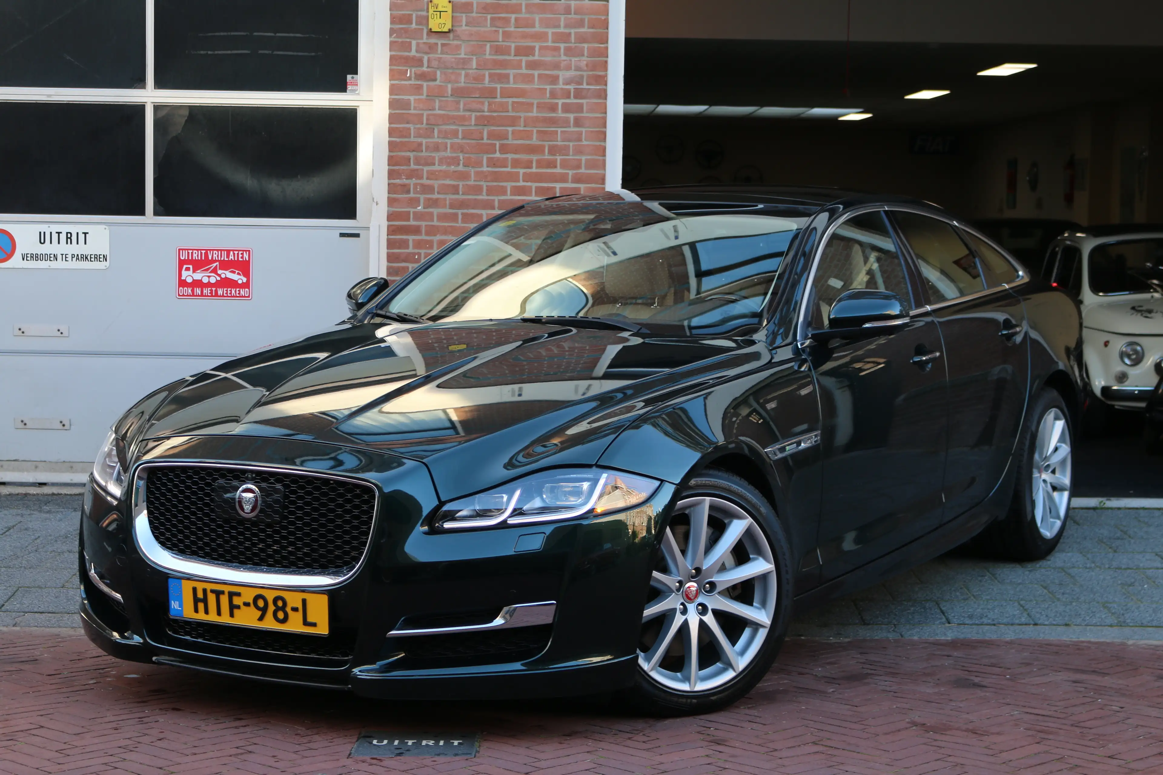 Jaguar XJ 3.0 Supercharged V6 AWD R-Sport