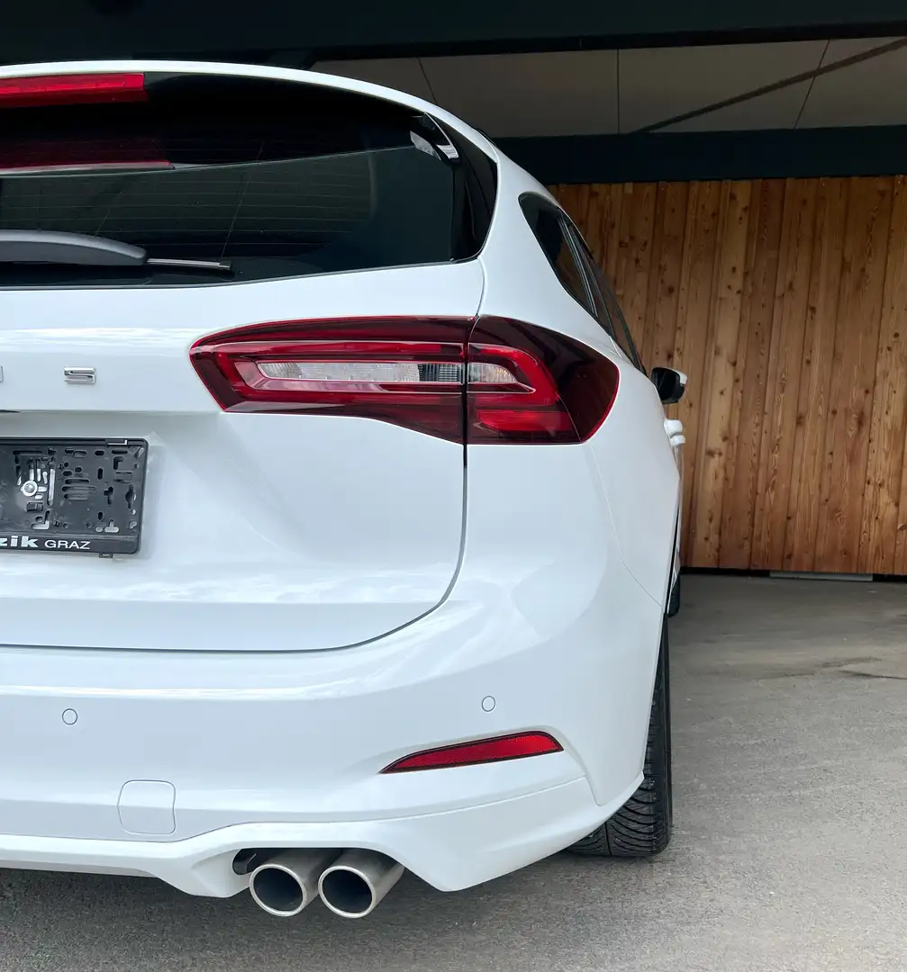 Ford Focus Focus Turnier 1,0 EcoBoost Hybrid Turnier ST-Line Weiß - 1