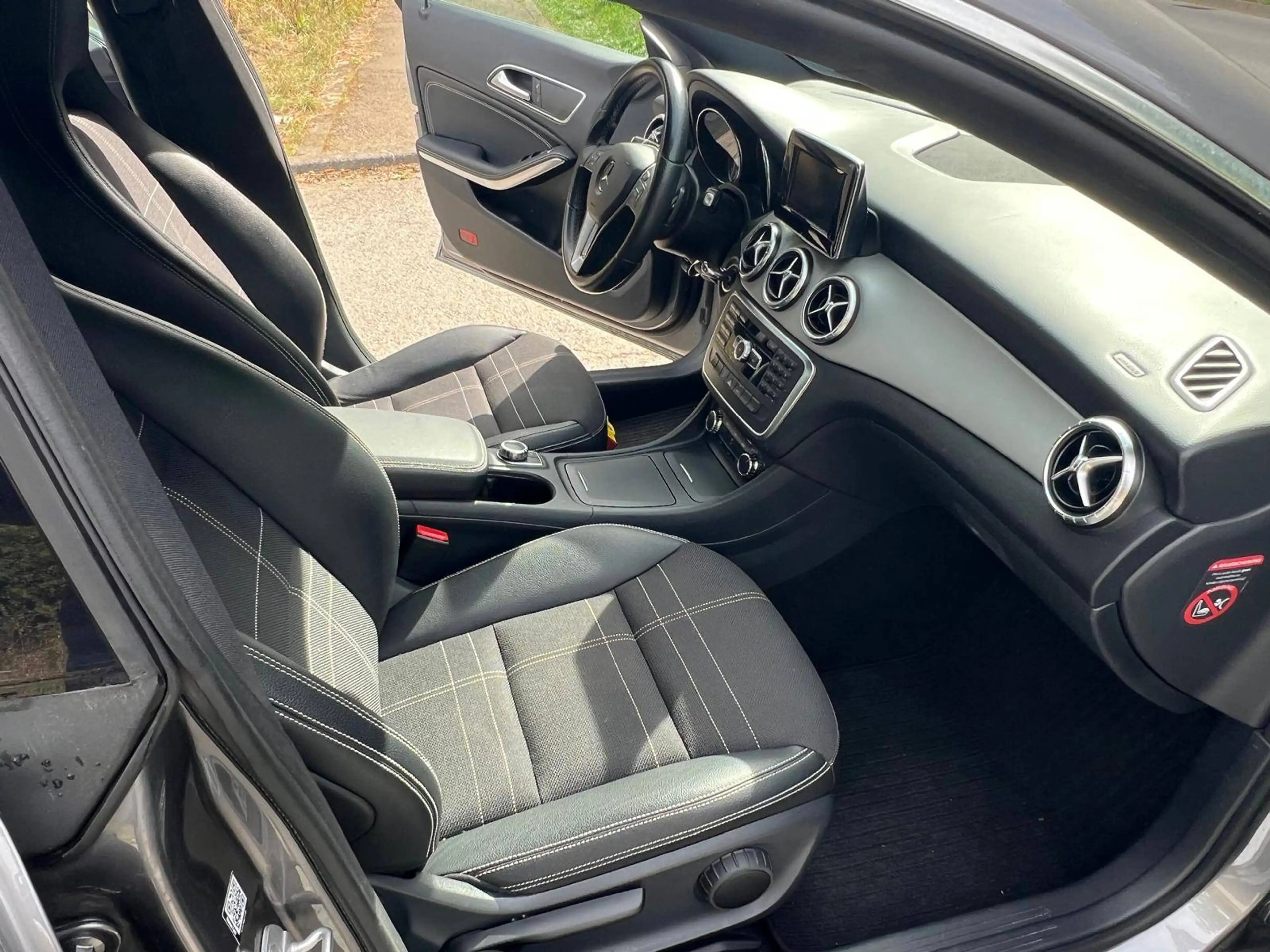 Mercedes-Benz CLA 180 CLA 180 CDI Navi Camera Jante — photo 10