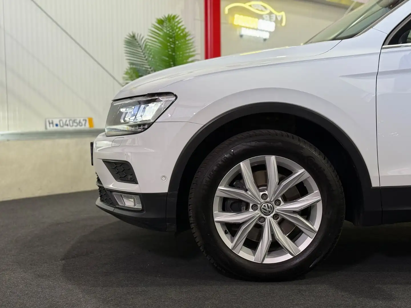 Volkswagen Tiguan Comfortline 4Motion*1HAND*KAMERA*SHZG*LED Weiß - 2