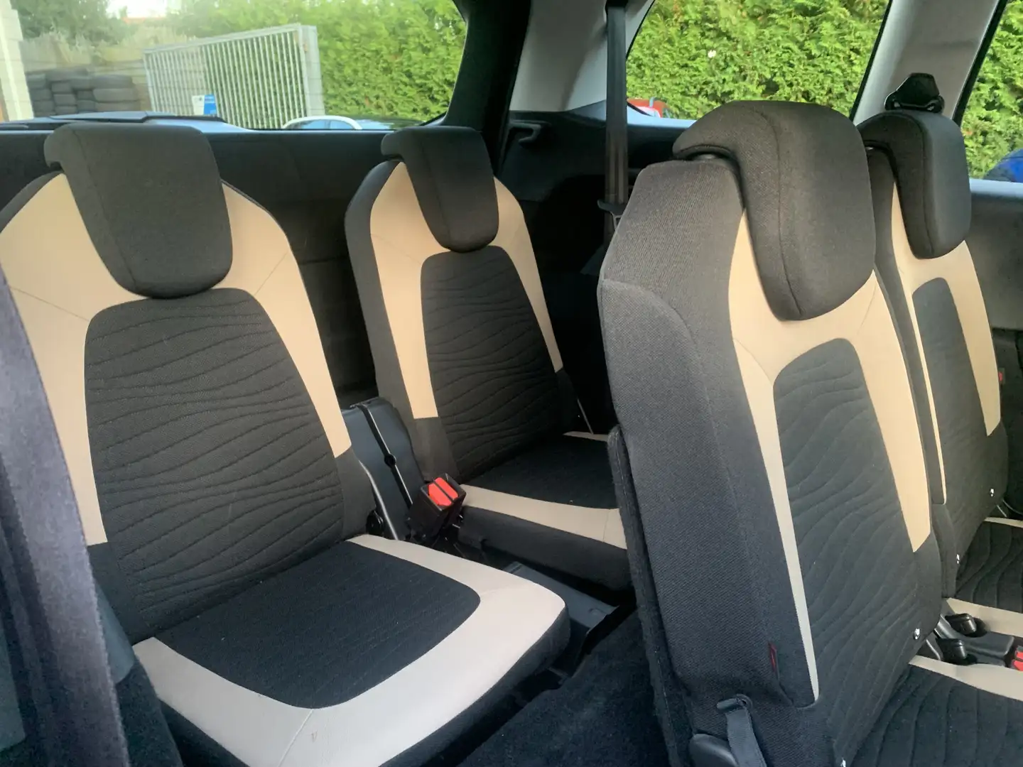 Citroen Grand C4 Picasso 1.6 e-THP 165pk Aut6 7p., Navi | Clima | Camera Grijs - 2