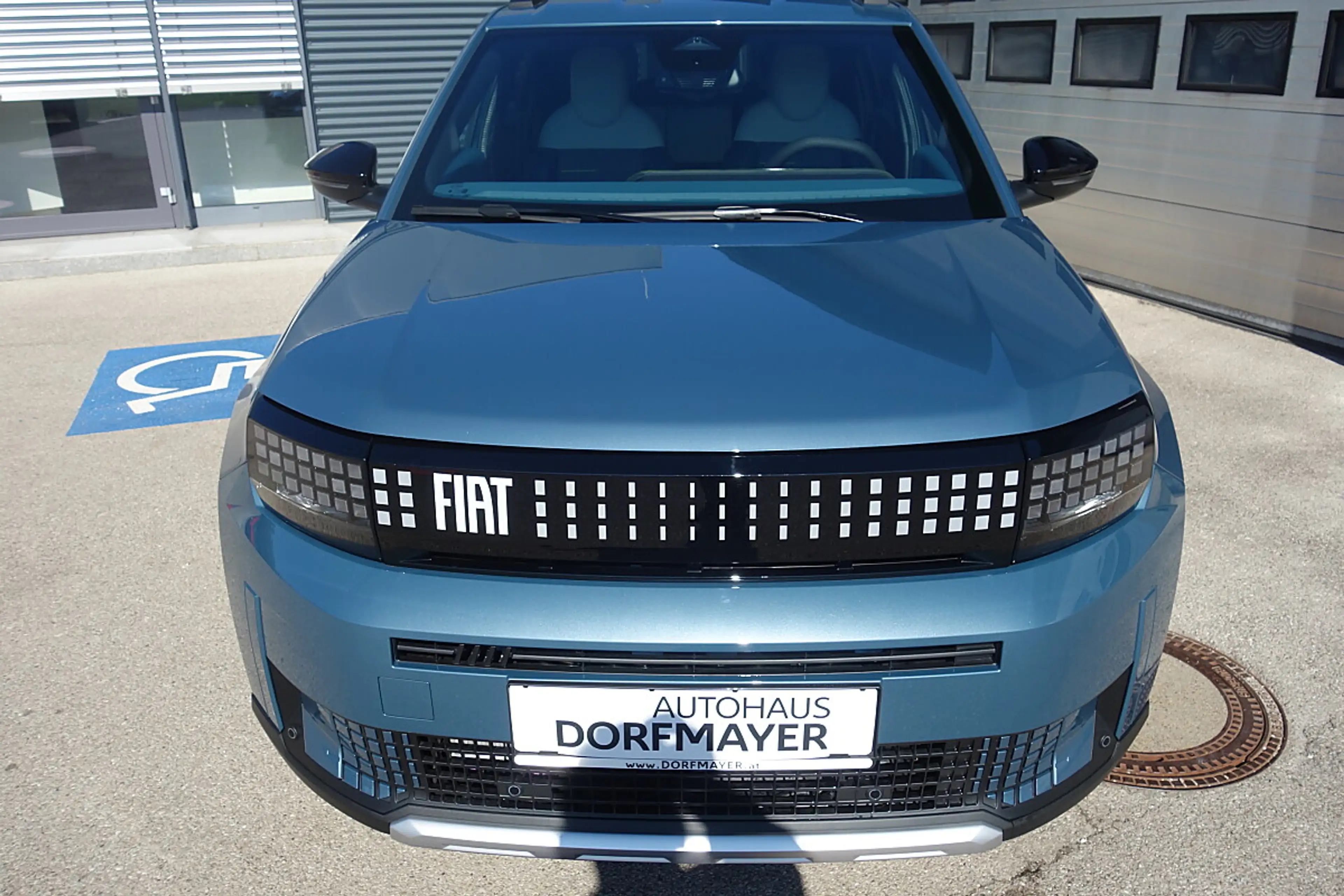 Fiat Grande Panda Hybrid mHEV   eDCT La Prima — photo 3