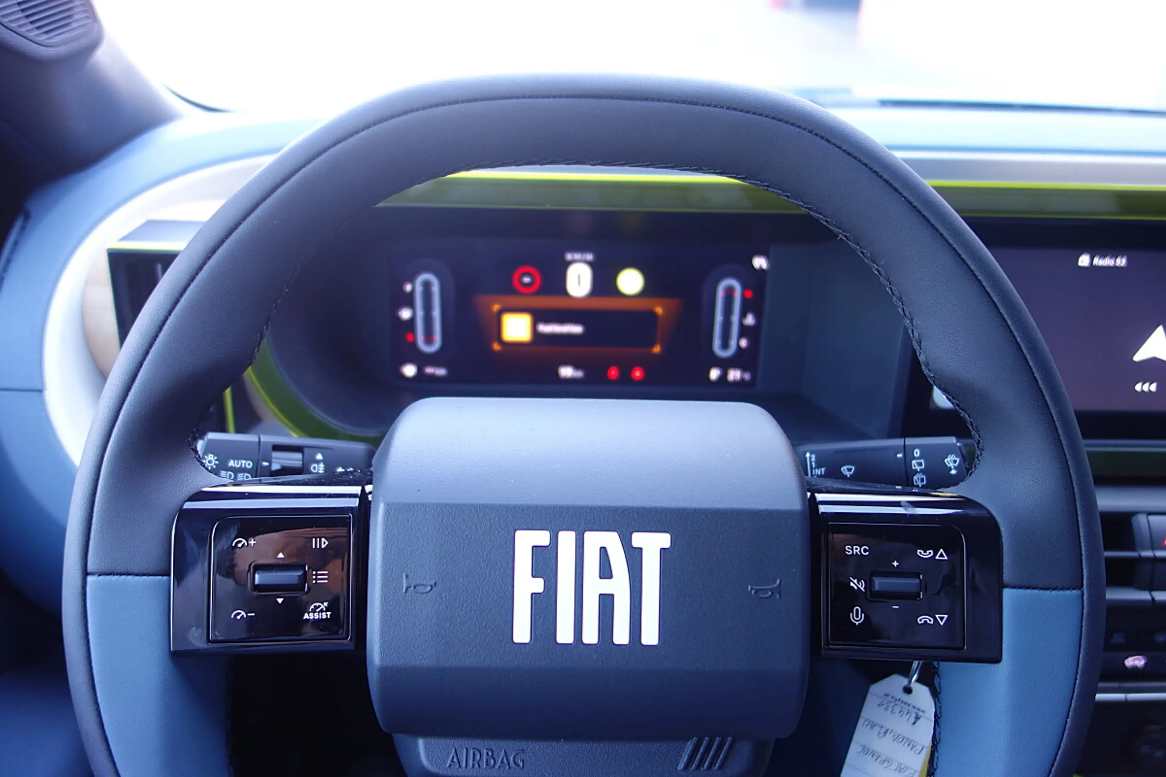 Fiat Grande Panda Hybrid mHEV   eDCT La Prima — photo 12