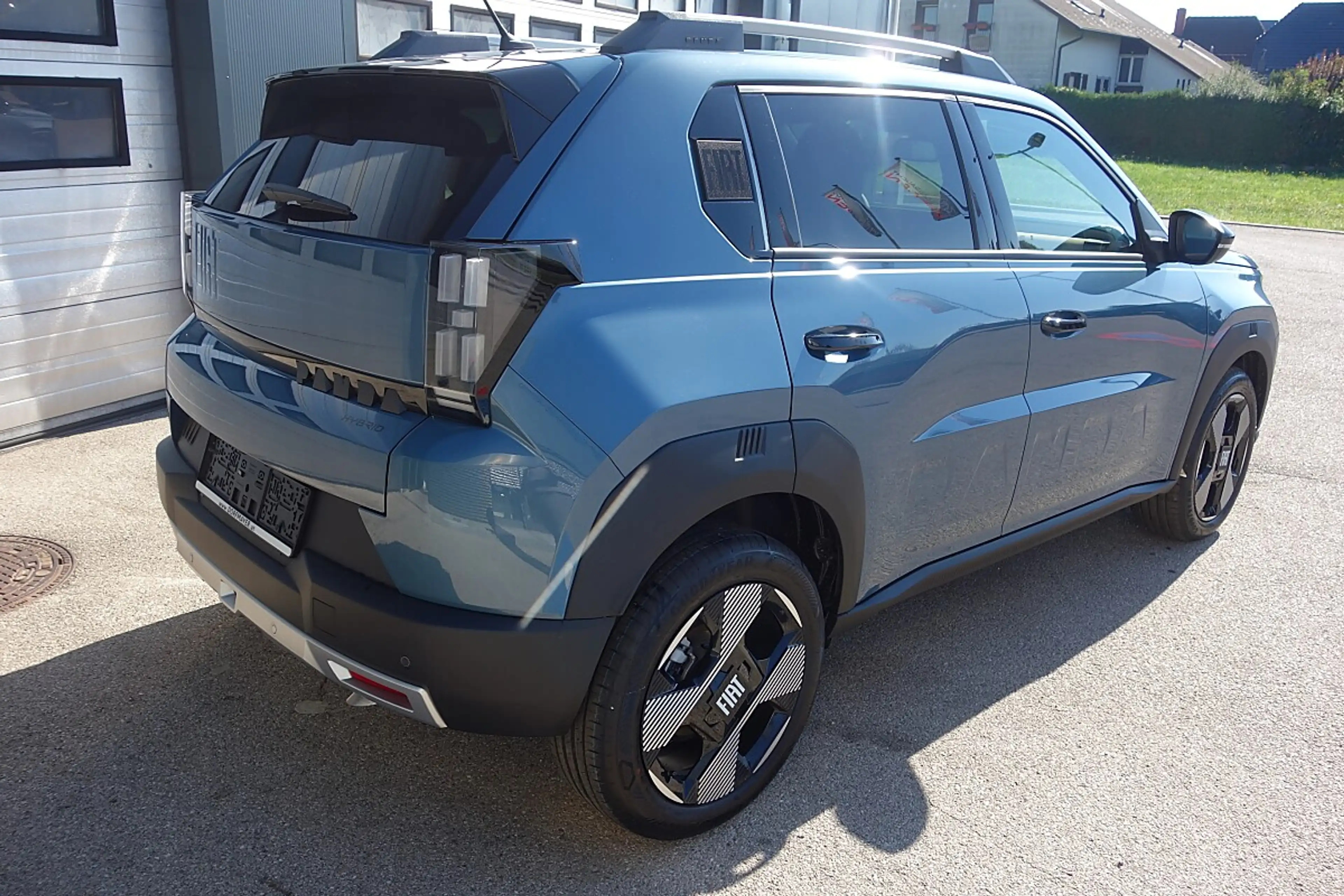 Fiat Grande Panda Hybrid mHEV   eDCT La Prima — photo 5
