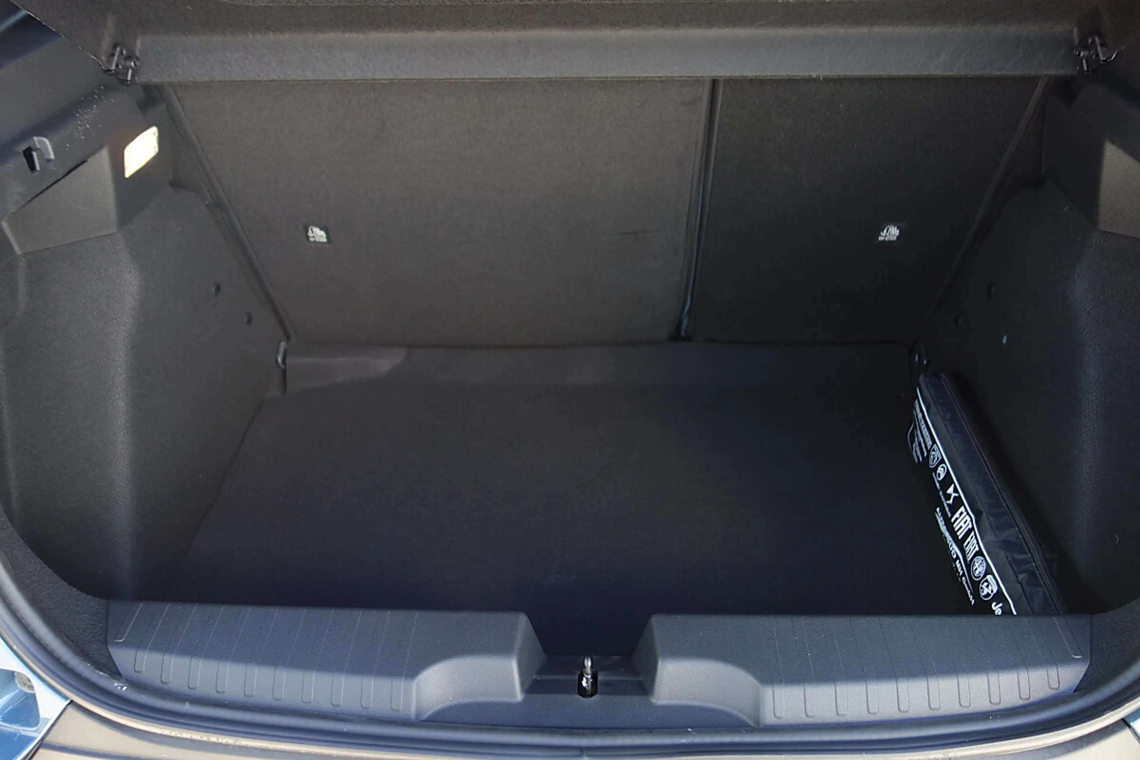 Fiat Grande Panda Hybrid mHEV   eDCT La Prima — photo 7