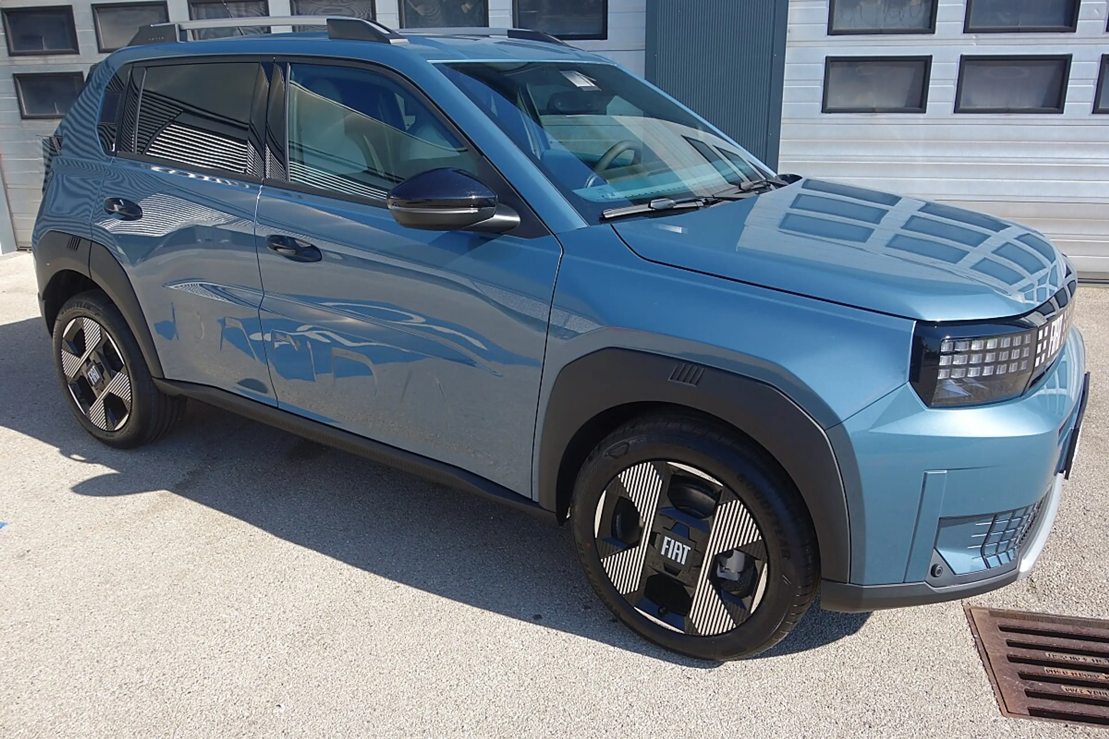 Fiat Grande Panda Hybrid mHEV   eDCT La Prima — photo 4