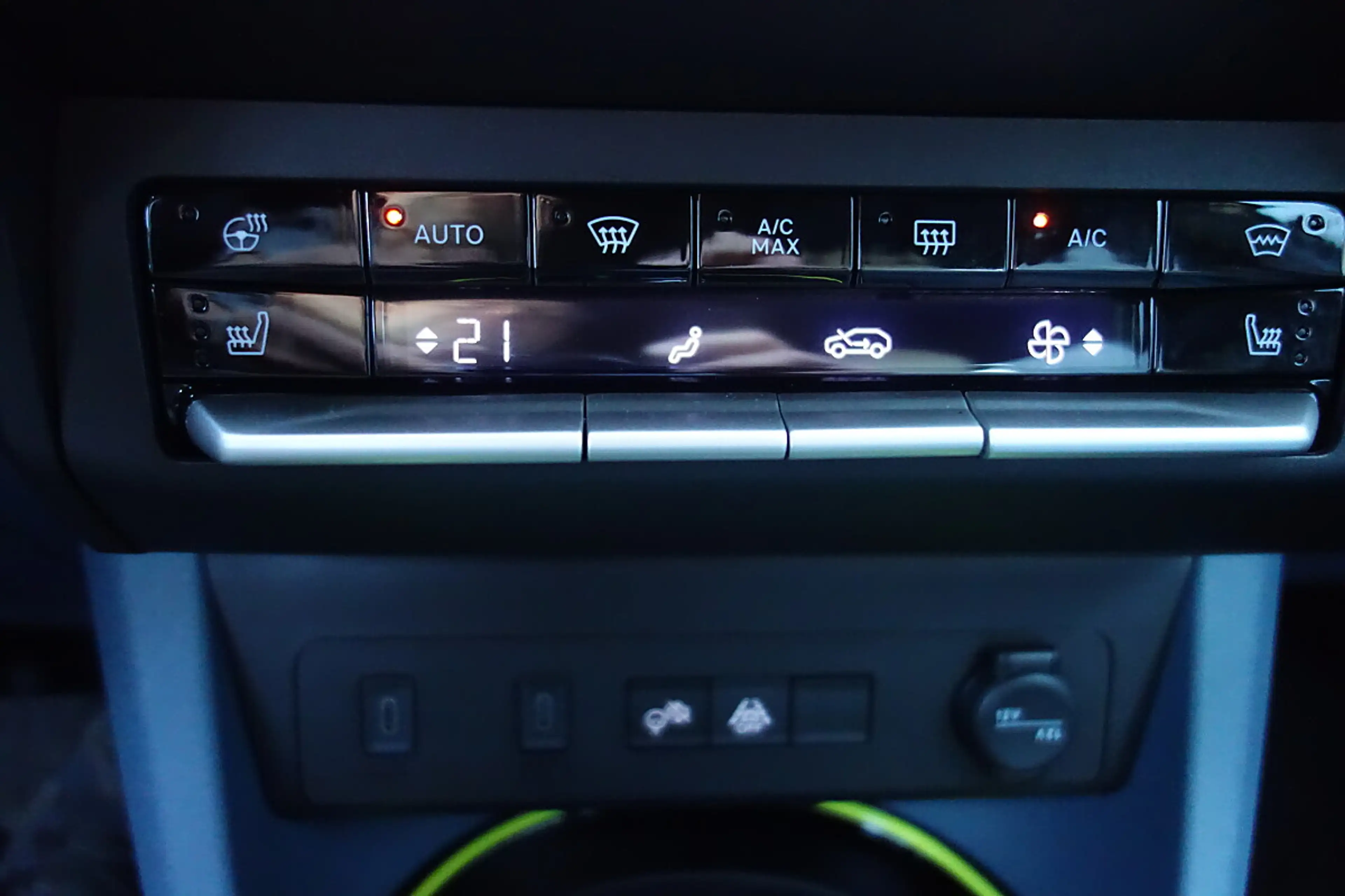 Fiat Grande Panda Hybrid mHEV   eDCT La Prima — photo 14