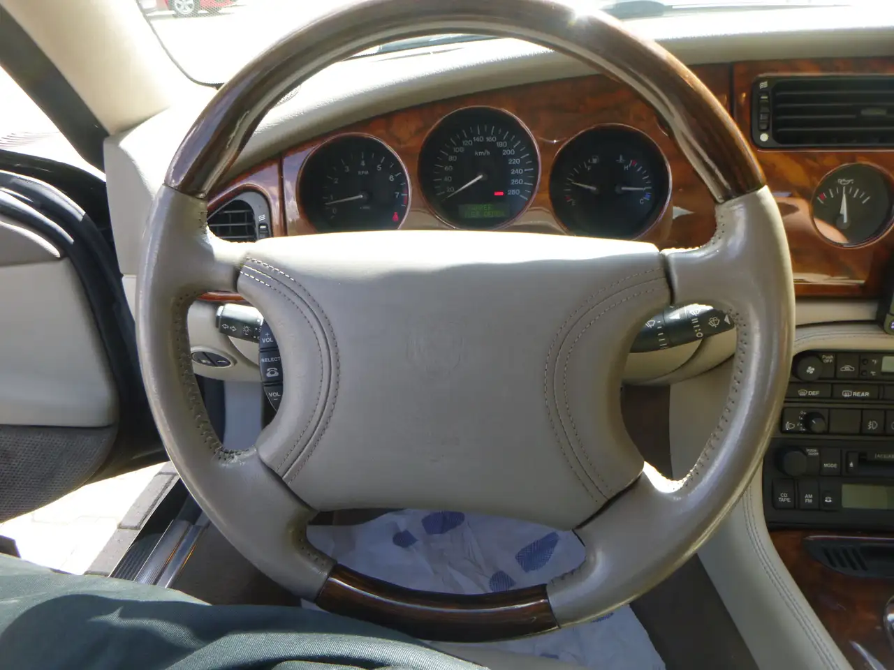Jaguar XK8 Coupe, foto 6