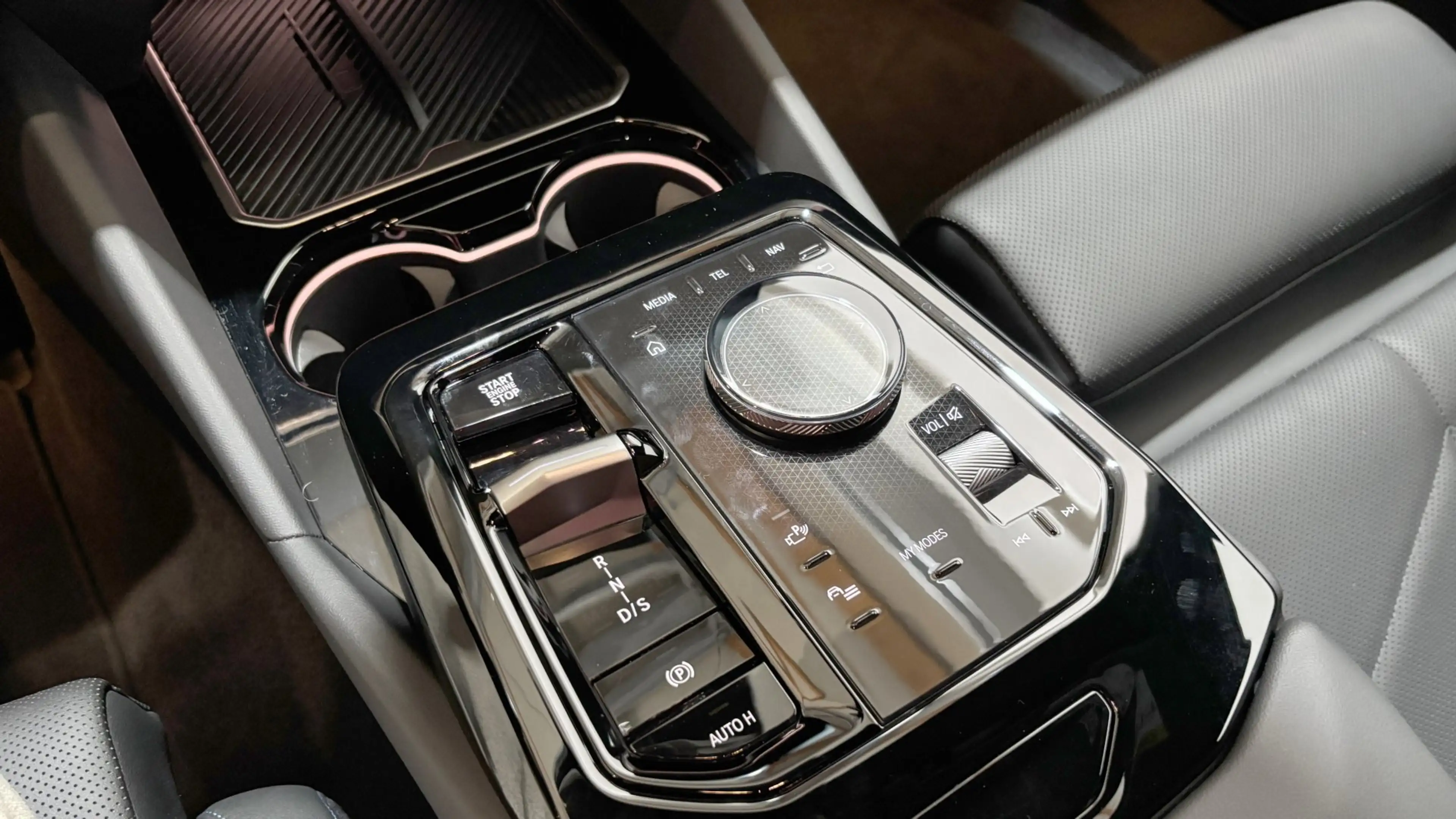 BMW 520 d xDrive M-Sportpaket — photo 10