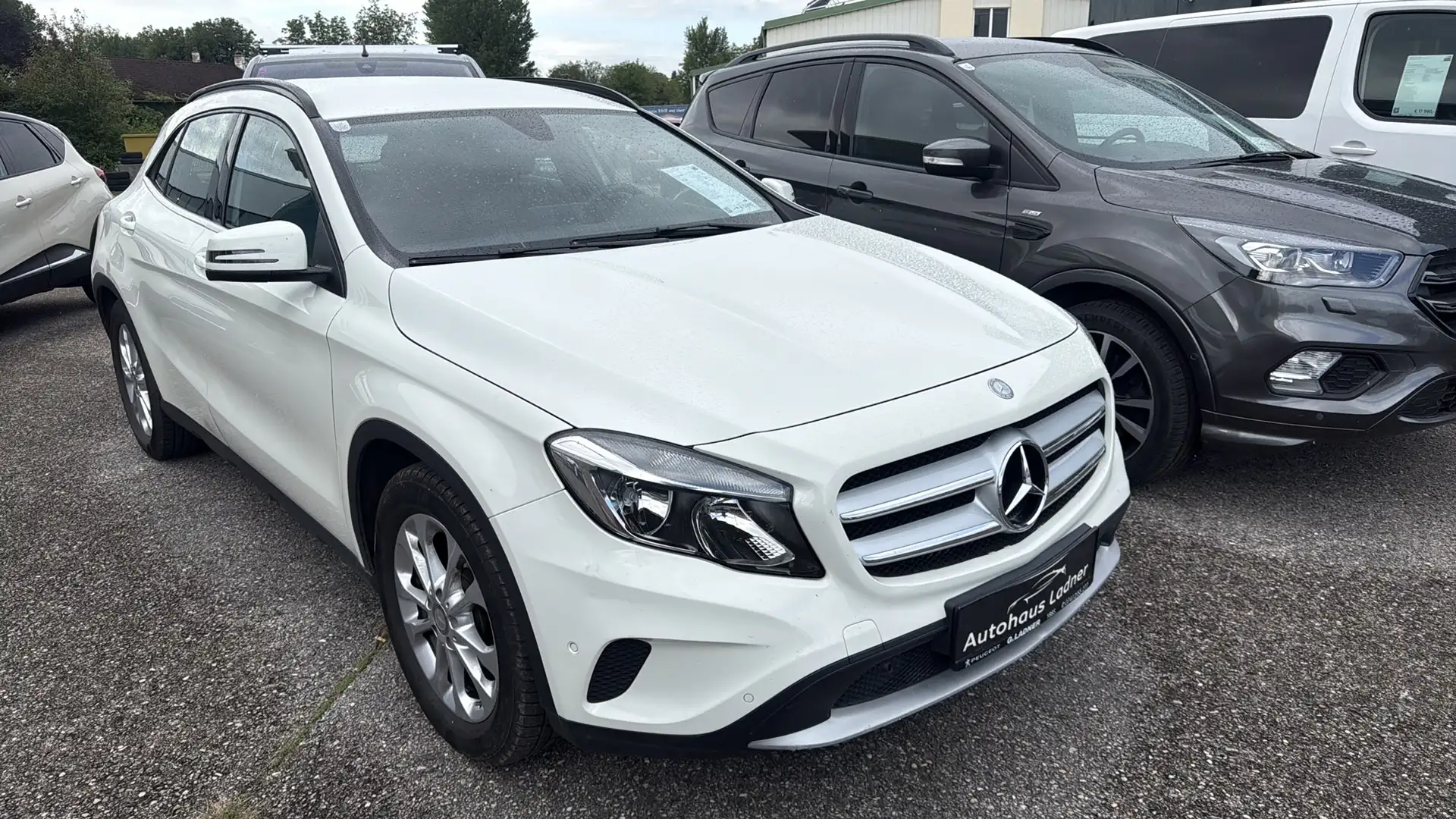 Mercedes-Benz GLA 180 d Automatik - 1