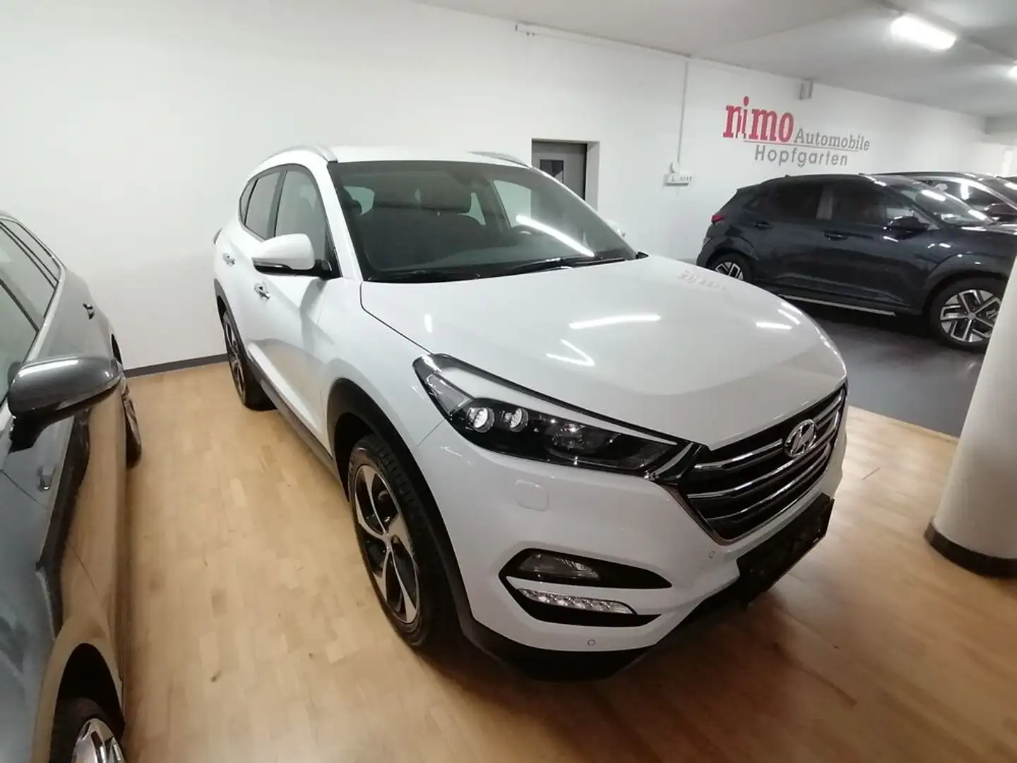 Hyundai TUCSON Premium 2WD Weiß - 1