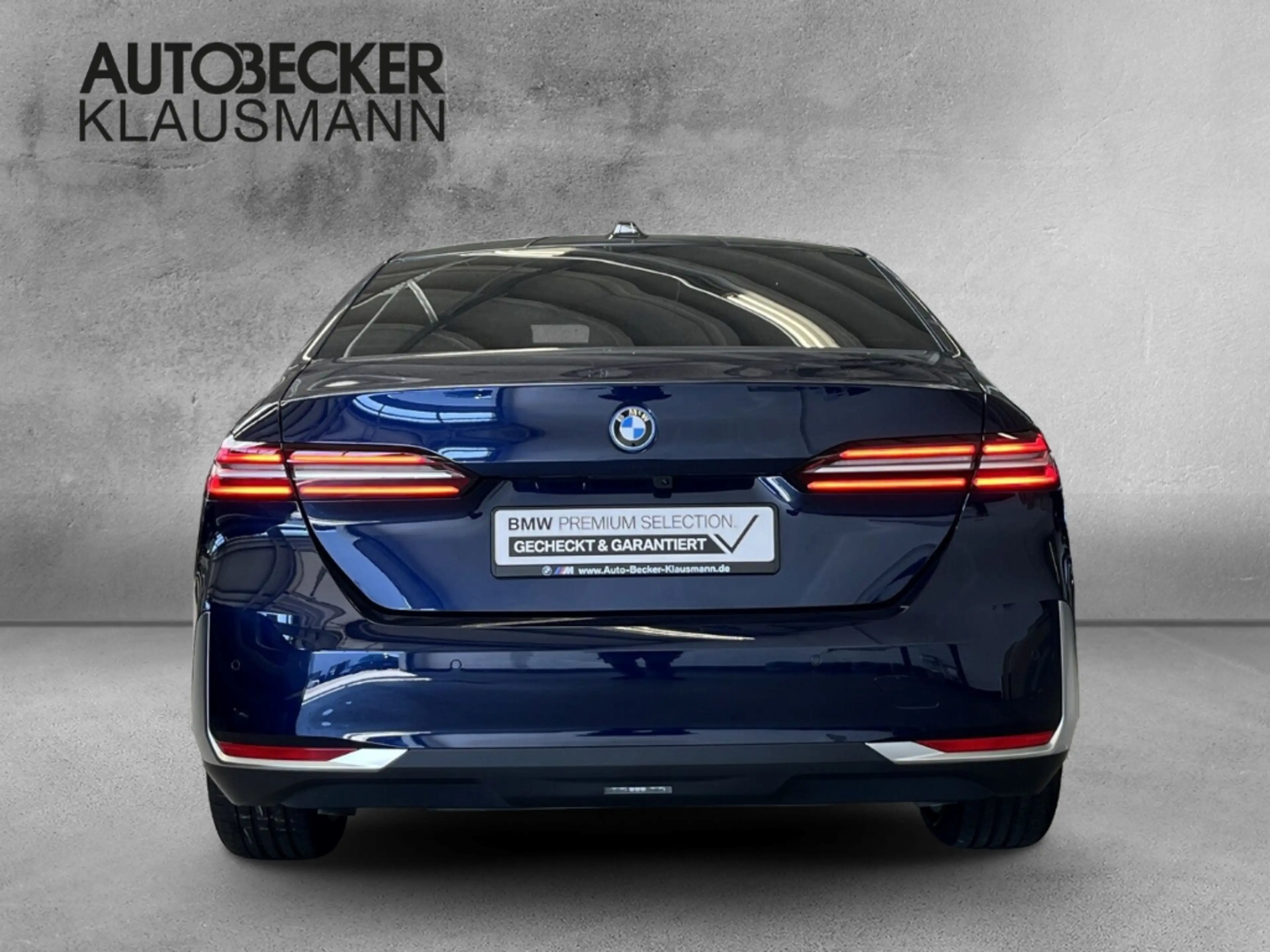 BMW 550 e xDrive Limousine Park-Assistent — photo 6