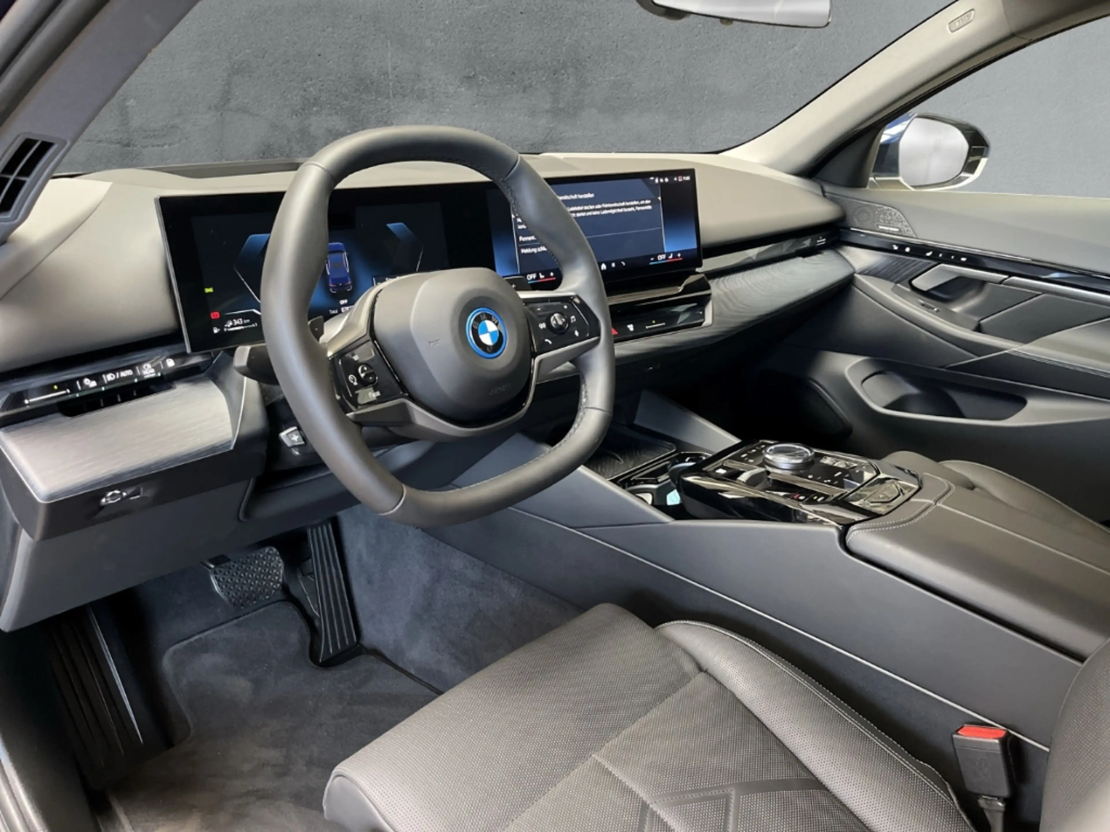 BMW 550 e xDrive Limousine Park-Assistent — photo 9
