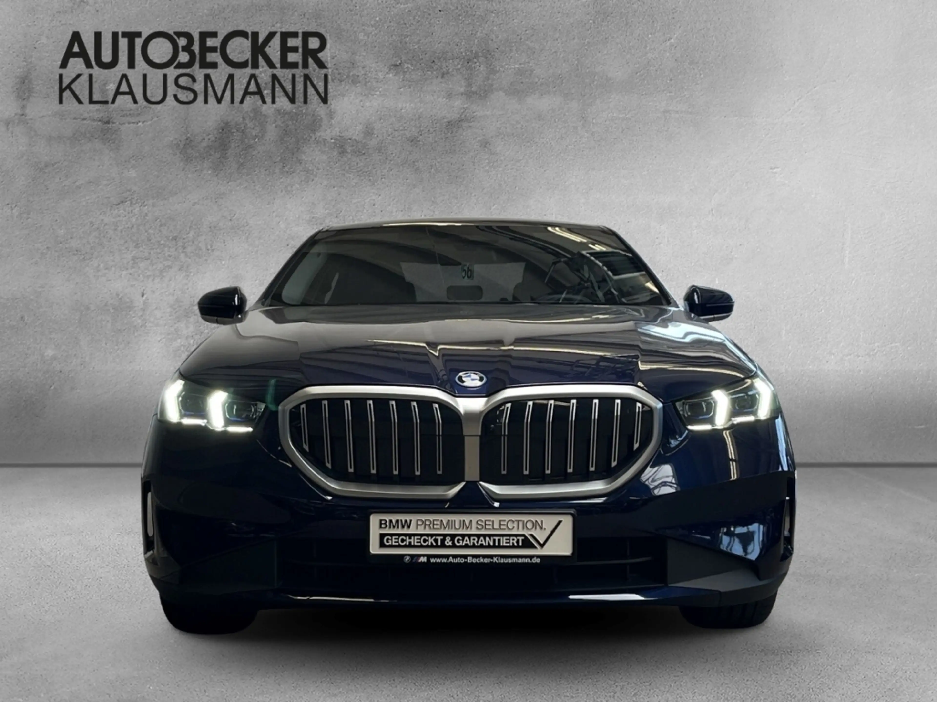 BMW 550 e xDrive Limousine Park-Assistent — photo 5
