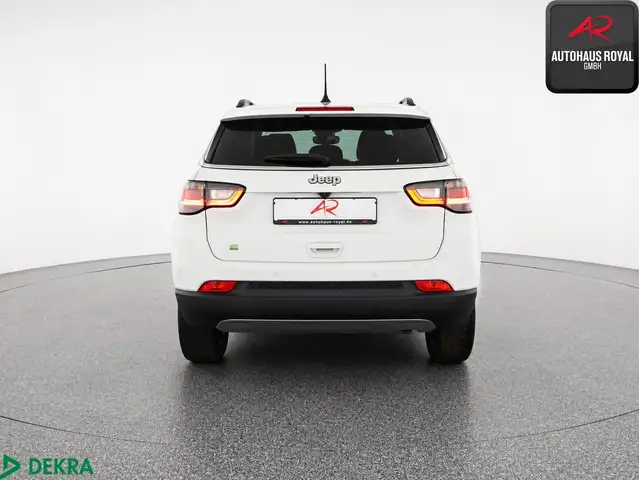 Jeep Compass view 4