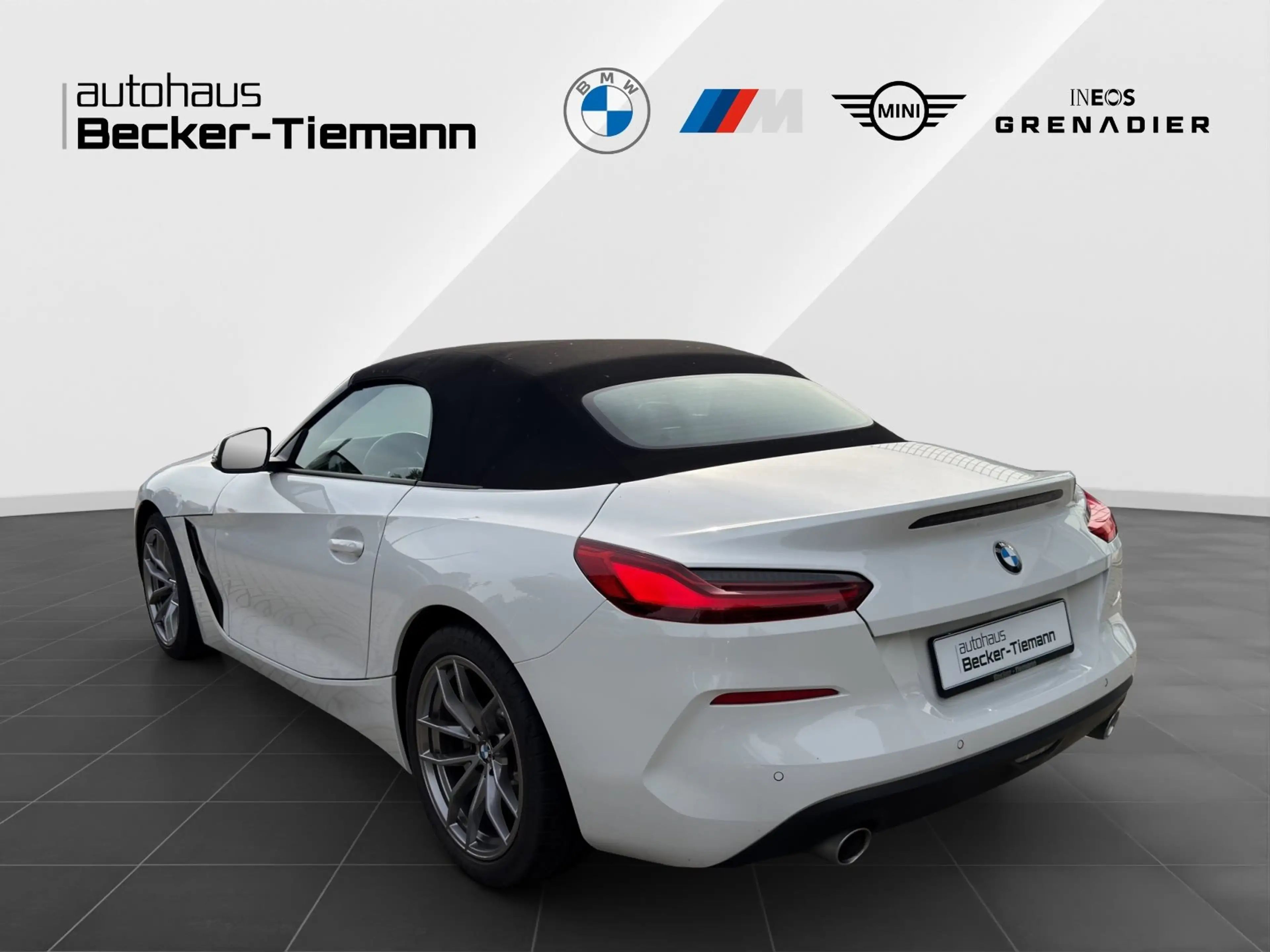 BMW Z4 sDrive20i 18" / HiFi / ACC / DAB / Ambiente / CarP — photo 4