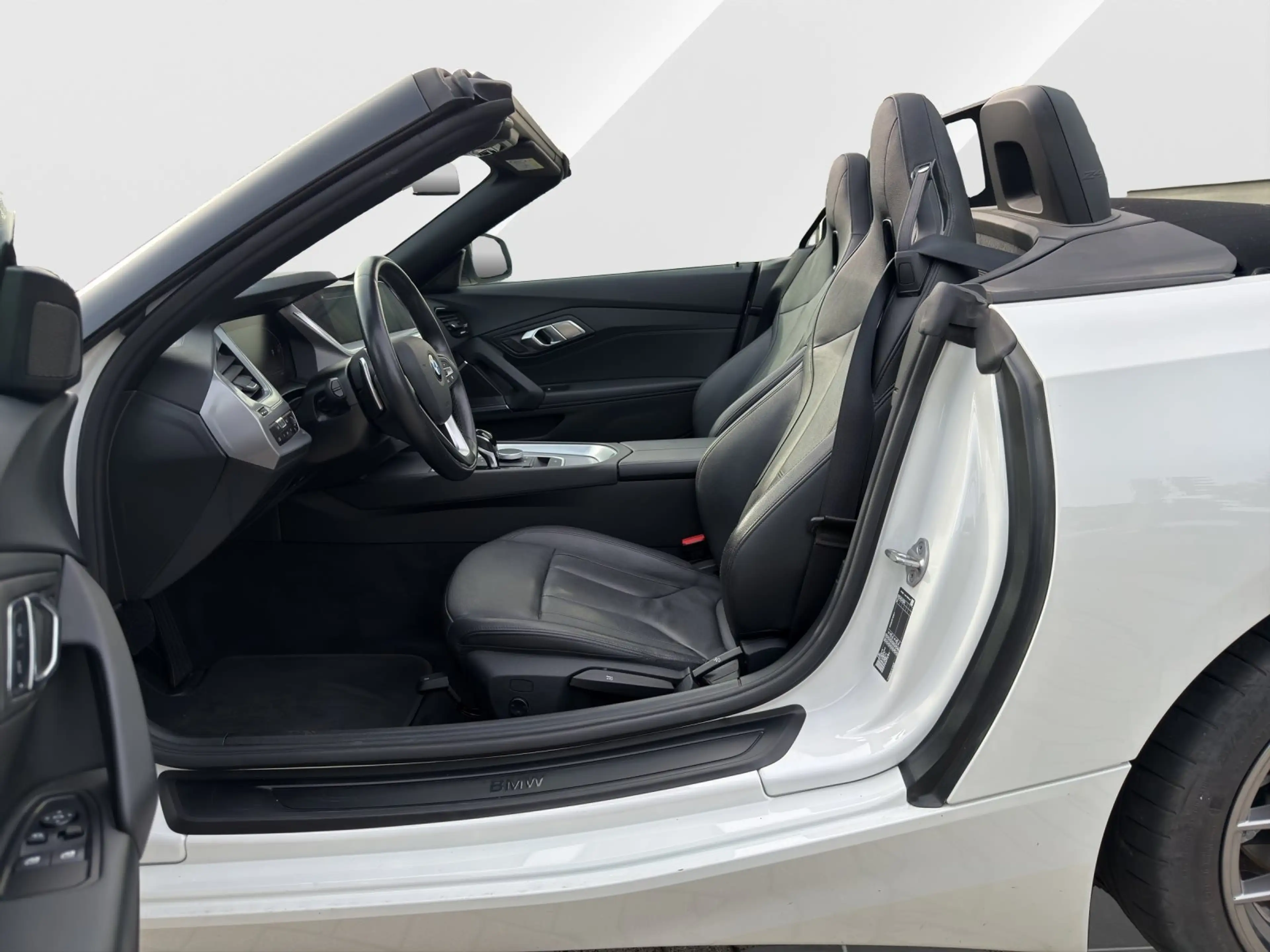 BMW Z4 sDrive20i 18" / HiFi / ACC / DAB / Ambiente / CarP — photo 11