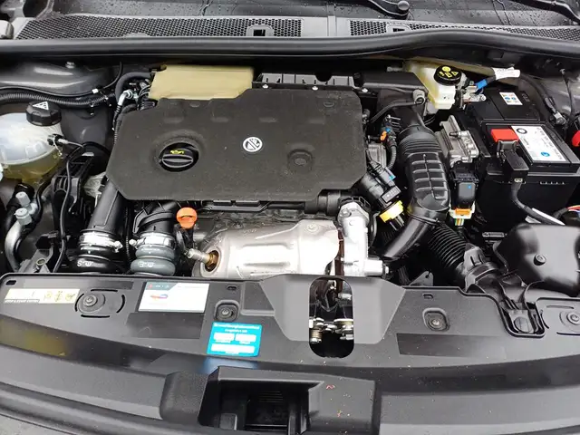 Peugeot 2008 view 5