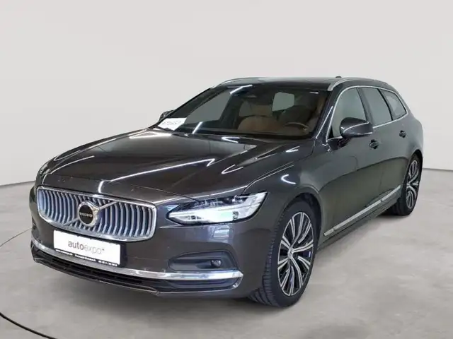 Volvo V90 view 2